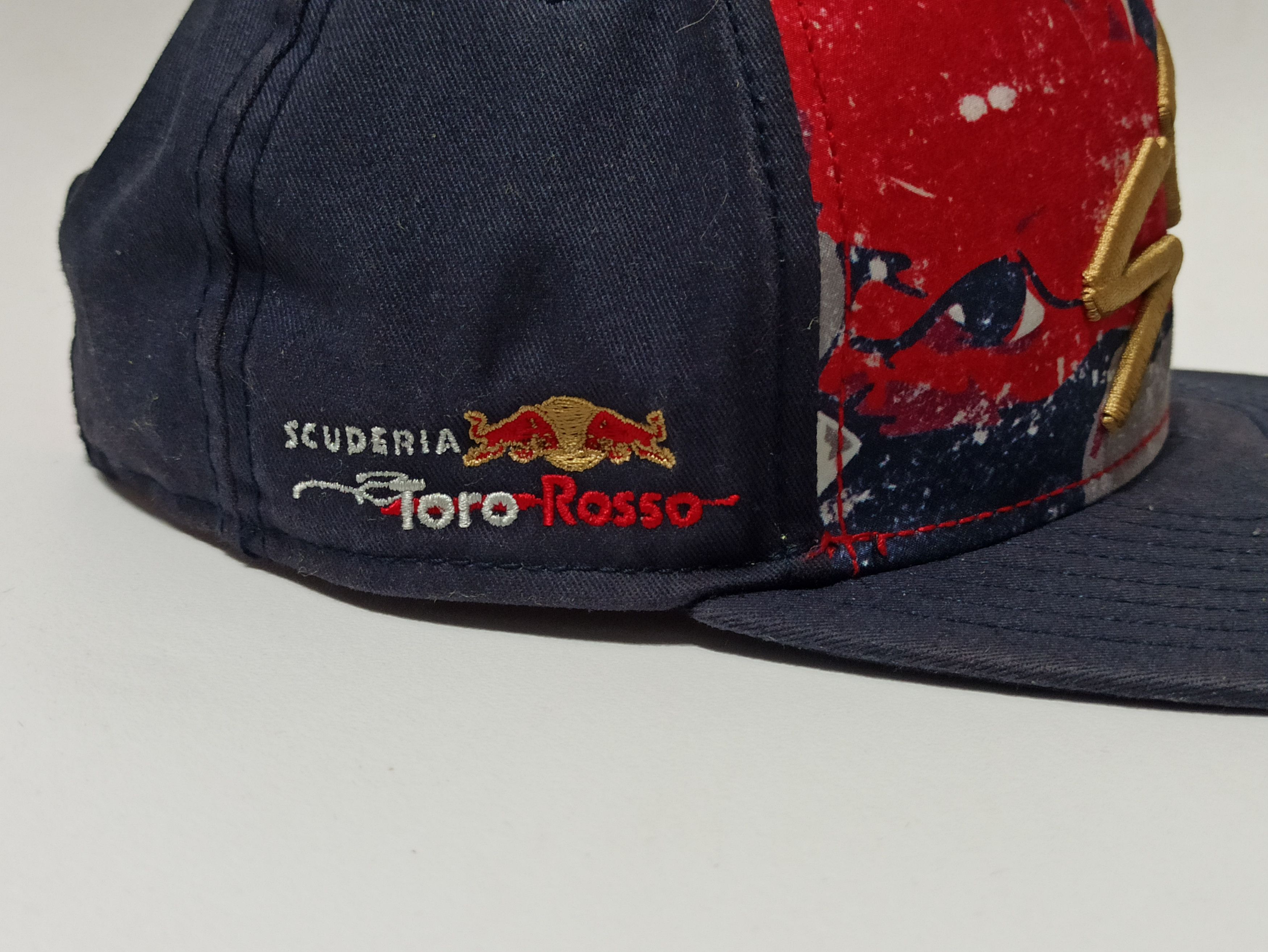 Formula 1 Scuderia Toro Rosso Red Bull Cap Size ONE SIZE - 4 Thumbnail