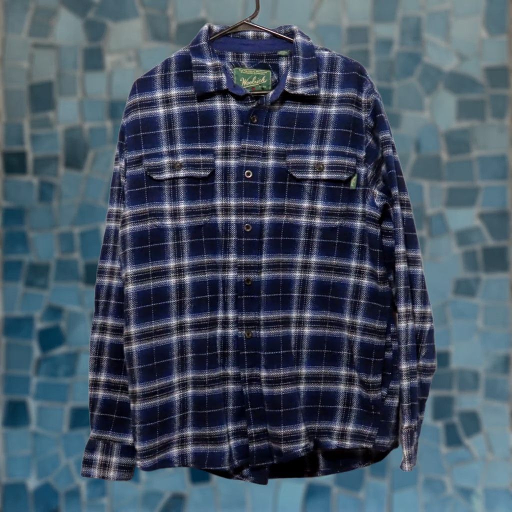 Vintage Woolrich Brawny Shirt Shacket Woolrich Mens Large Blue Plaid Flannel Heavy Button-Up Shirt Shacket Size US L / EU 52-54 / 3 - 1 Thumbnail