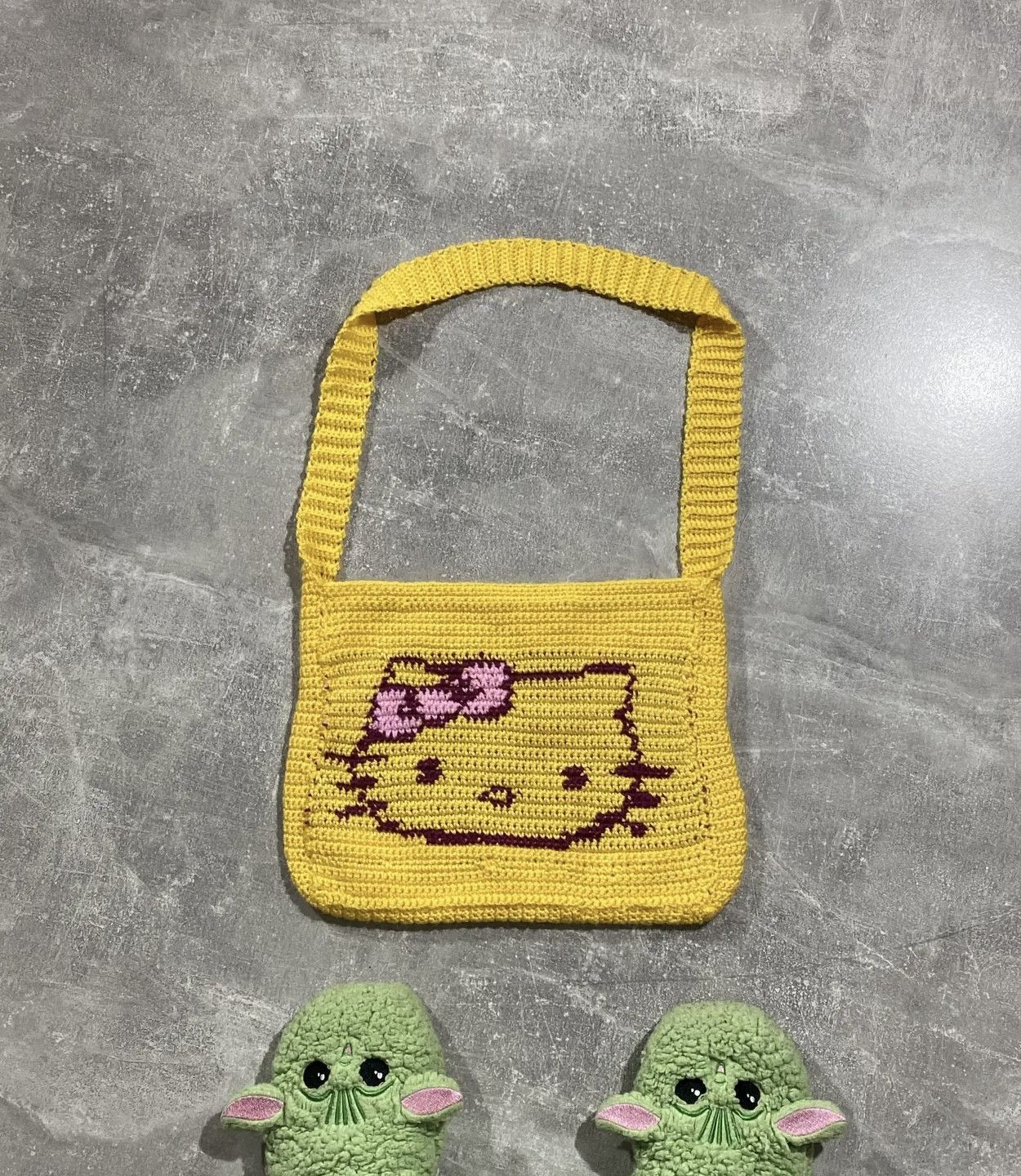 Pre-owned Avant Garde Hello Kitty Tote Knit Bag In Yellow