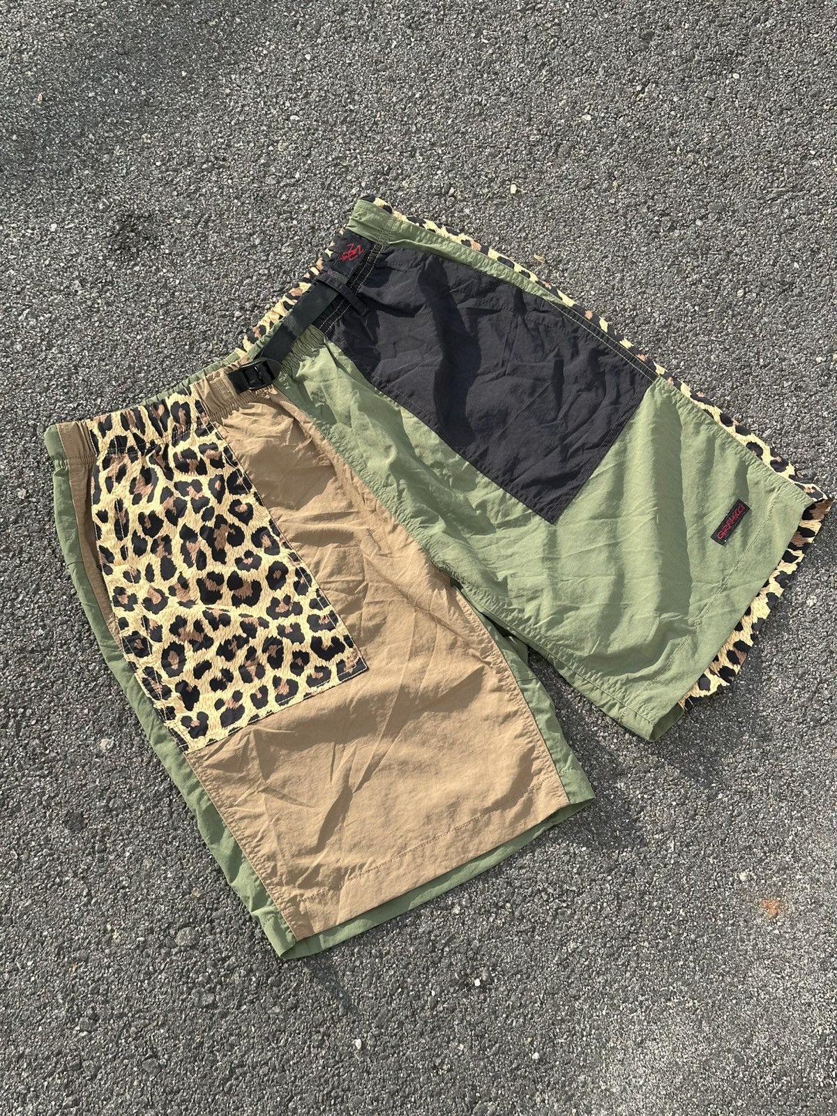 Gramicci Gramicci Leopard Print shorts. Size US 30 / EU 46 - 2 Thumbnail