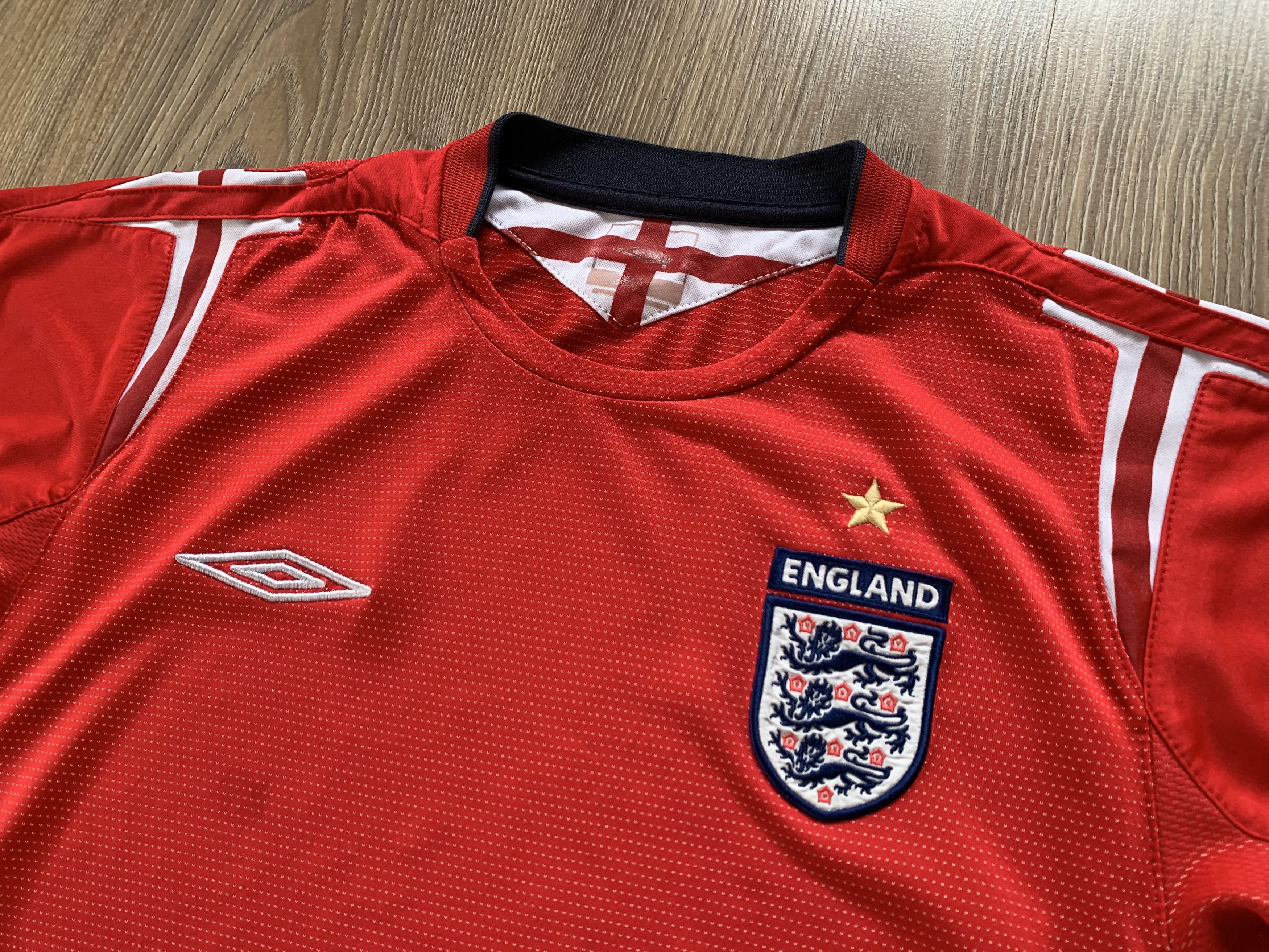 Umbro Vintage Umbro England Away Soccer Jersey 2004-2006 Size US S / EU 44-46 / 1 - 4 Thumbnail