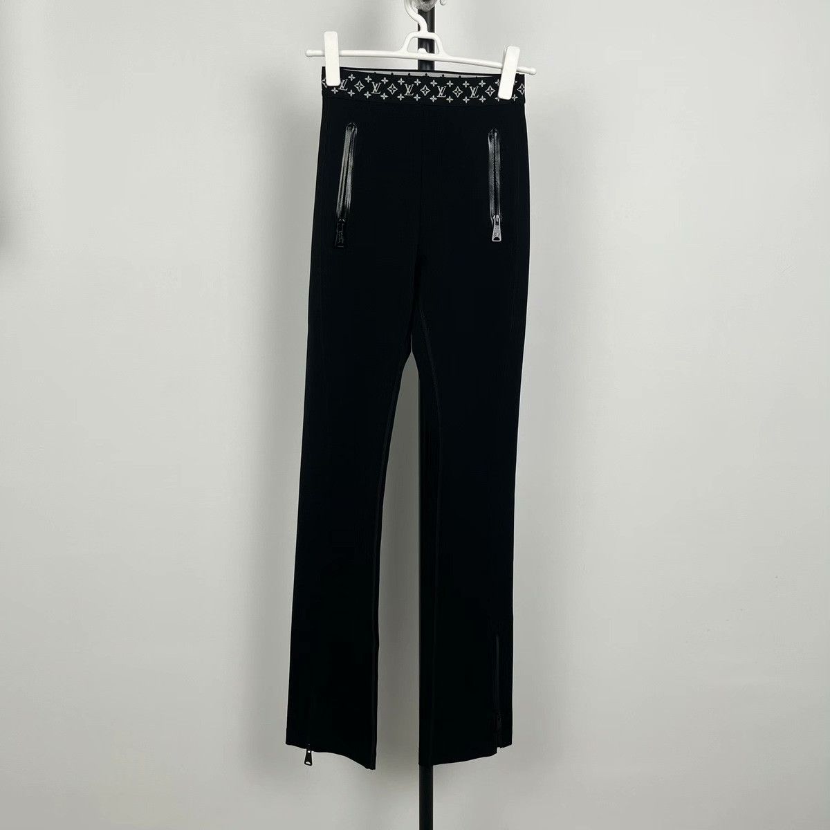 Louis Vuitton Louis Vuitton Wide-Leg Sweatpants 34 Men Size US 34 / EU 50 - 1 Thumbnail