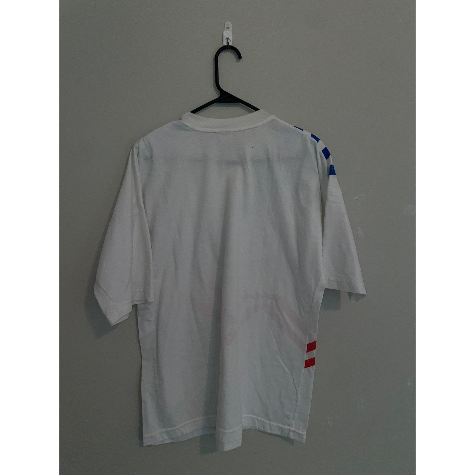Vintage Vintage Graphic Shirt Bull White Design Blue Red Tee Large L Size US L / EU 52-54 / 3 - 7 Thumbnail