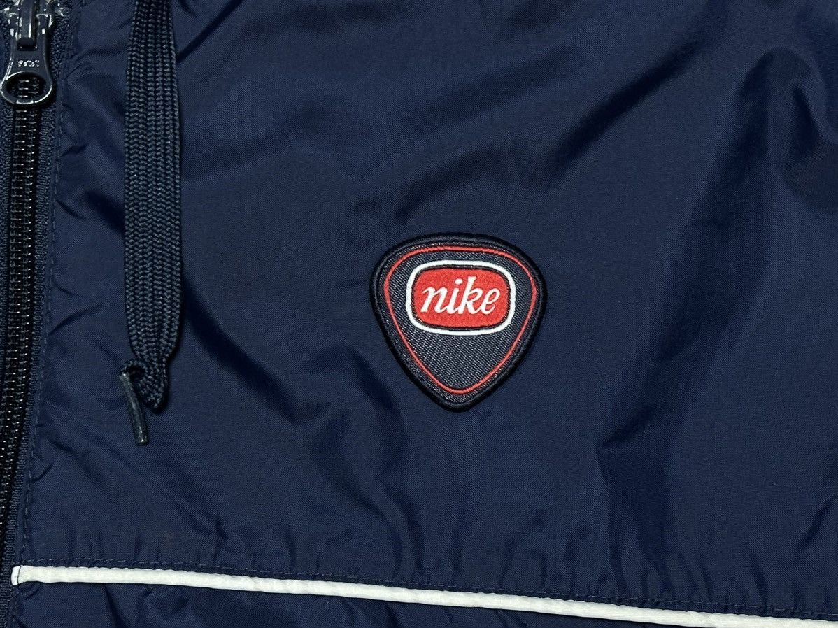 Nike Vintage Nike Nylon Zip Hooded Windbreaker Jacket Size US M / EU 48-50 / 2 - 4 Thumbnail