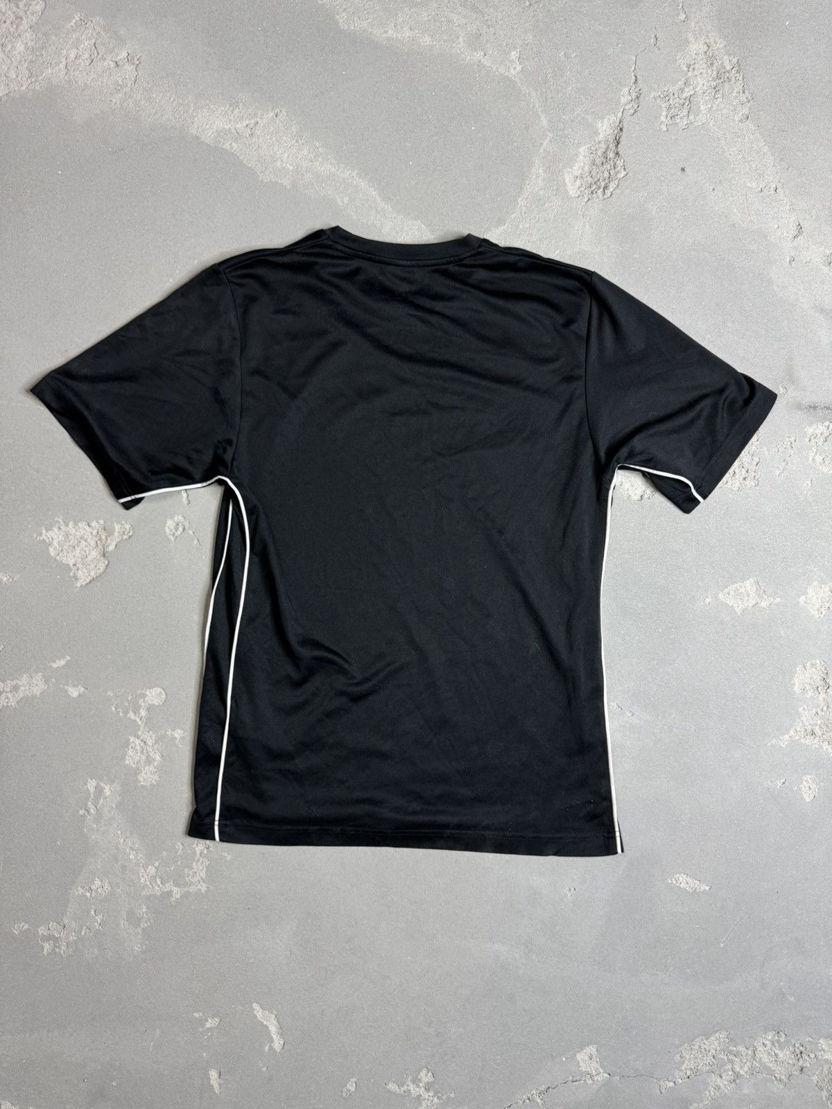 Nike Rare! Nike Center Logo 90s Vintage T-Shirt Size US S / EU 44-46 / 1 - 4 Thumbnail