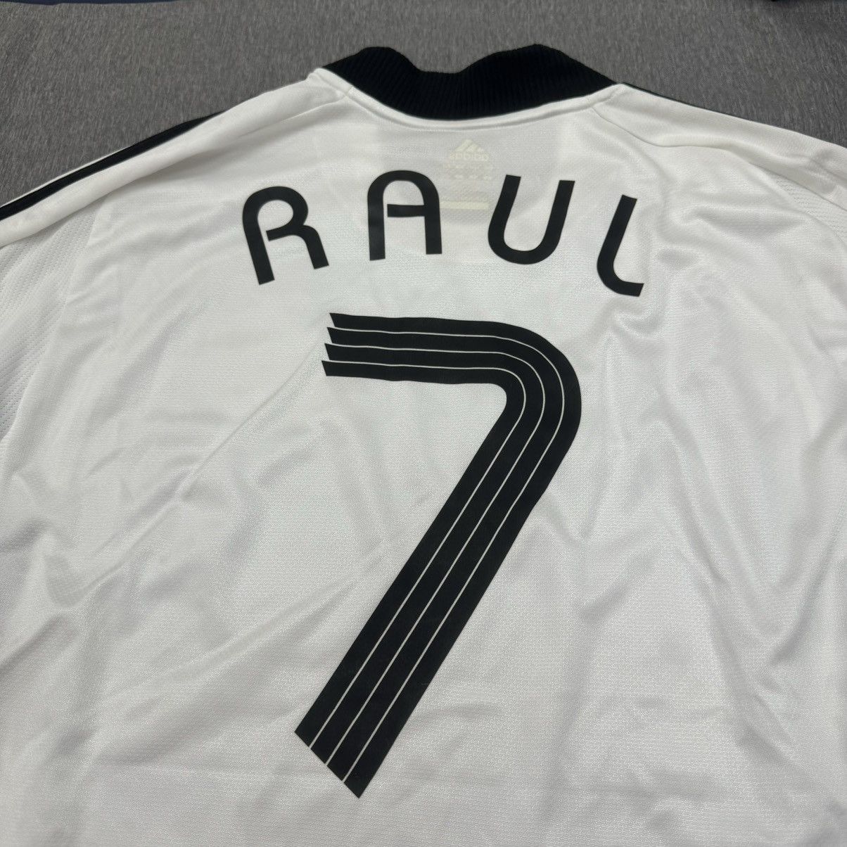 Adidas 2008 charity match #7 Raul (bnwt) Size US XL / EU 56 / 4 - 4 Thumbnail