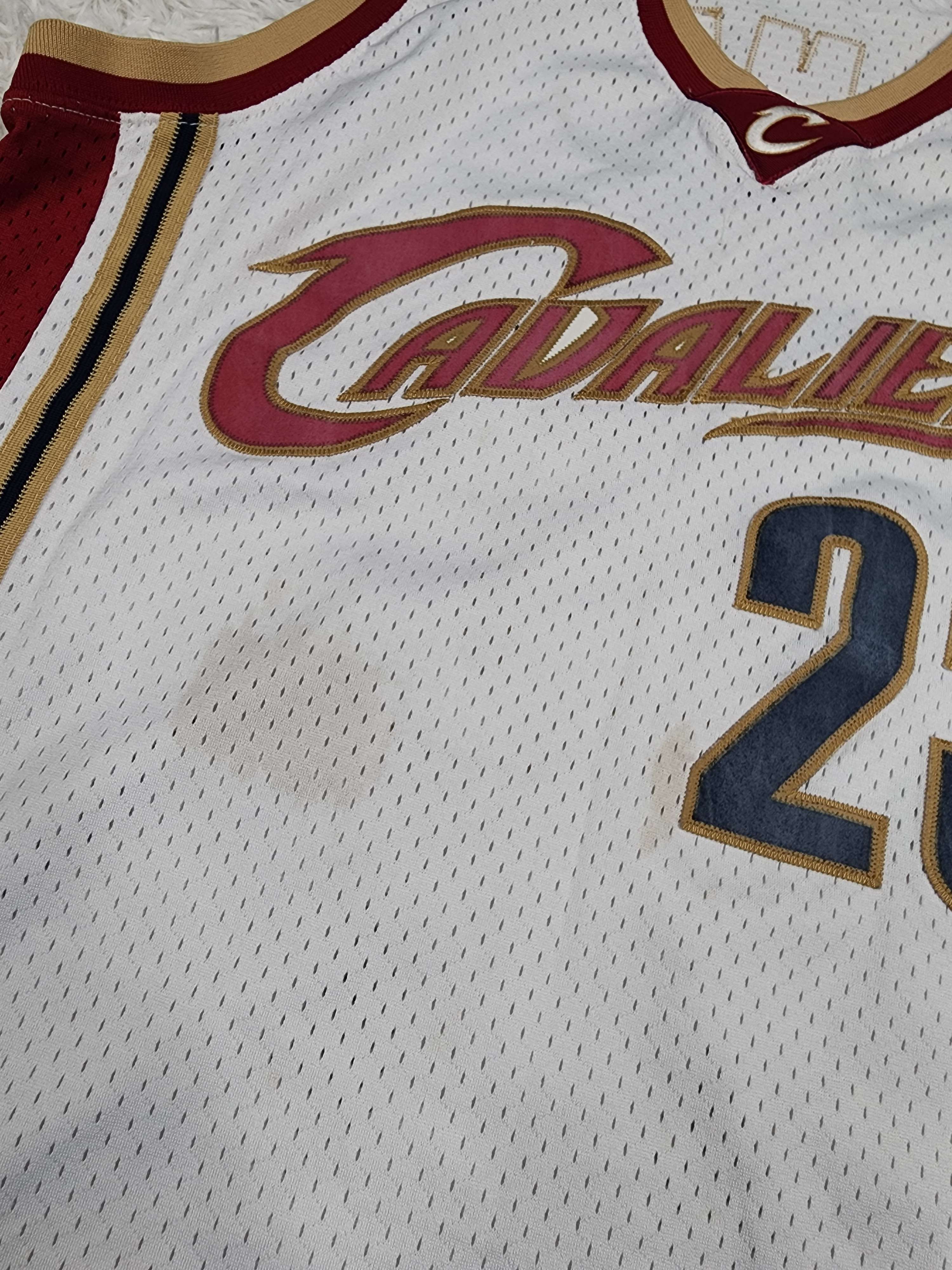 Nike Vintage Y2K Nike Cavaliers Lebron James #23 2003/04 jersey Size US M / EU 48-50 / 2 - 5 Thumbnail