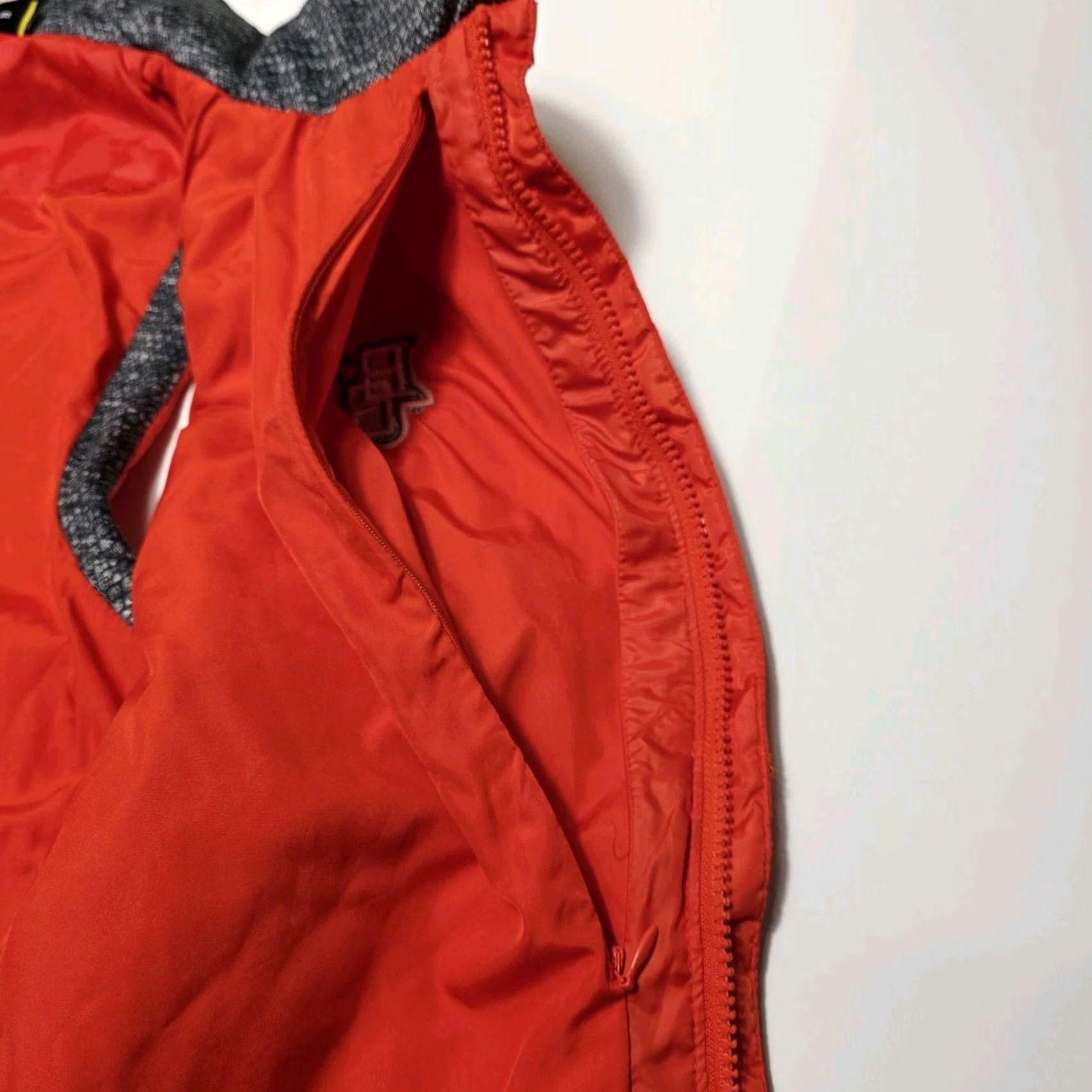 Under Armour Under Armour Cold Gear Puffer Vest Full Zip Bowling Green Women's Medium NCAA Vest Size M / US 6-8 / IT 42-44 - 6 Thumbnail