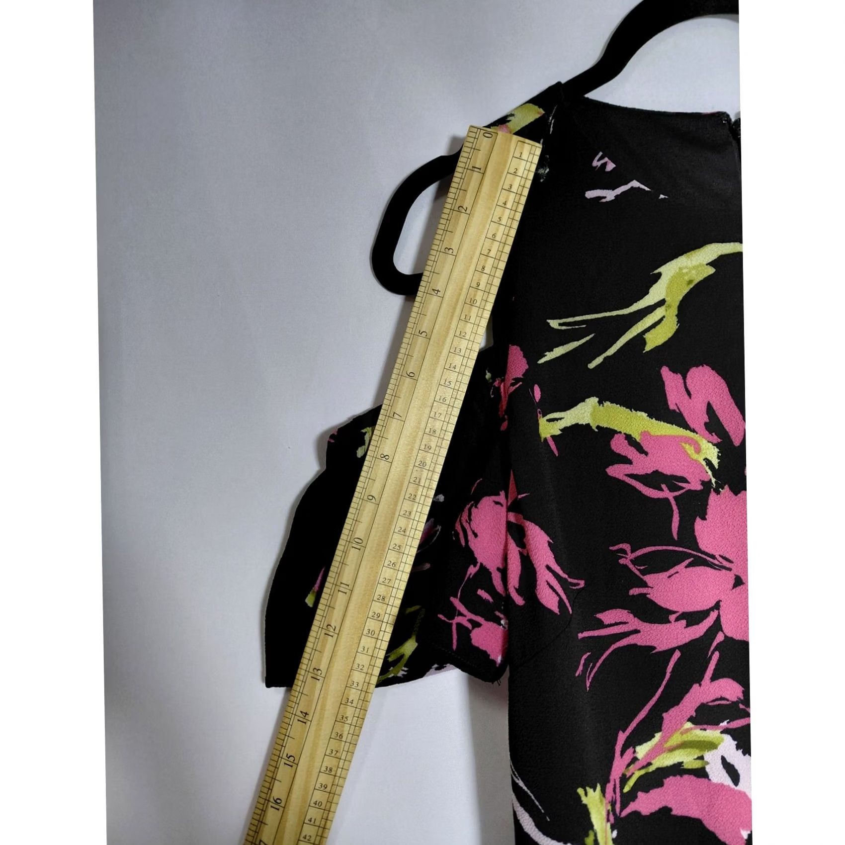 Madison TAHARI-LEVINE STUDIO Floral Cold Shoulder Dress Knee Length Size 10 Black Knit A-Line Short Sleeve Crew Neck Lined Polyester VINTAGE No Women"} Size L / US 10 / IT 46 - 5 Thumbnail