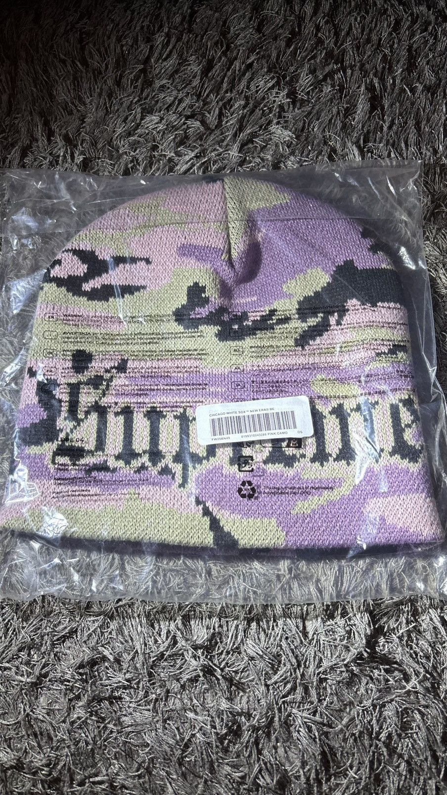 MLB × New Era × Supreme “Chicago White Sox™ New Era®” Beanie, Pink Camo (F/W 2025) Size ONE SIZE - 4 Thumbnail