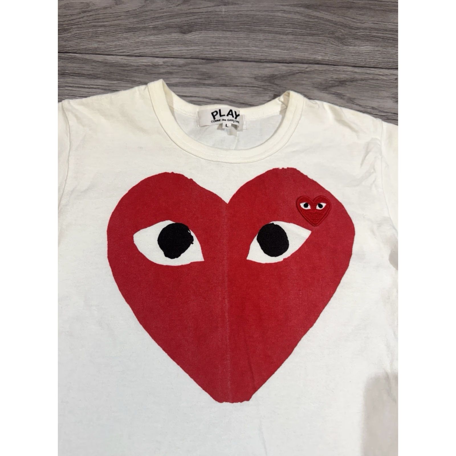 Comme des Garcons Girl VINTAGE Comme des Garçons PLAY White T-Shirt Double Red Heart Logo Women’s Size L Shirt Women L White Heart Logo 90s/90s? No Size L / US 10 / IT 46 - 7 Thumbnail
