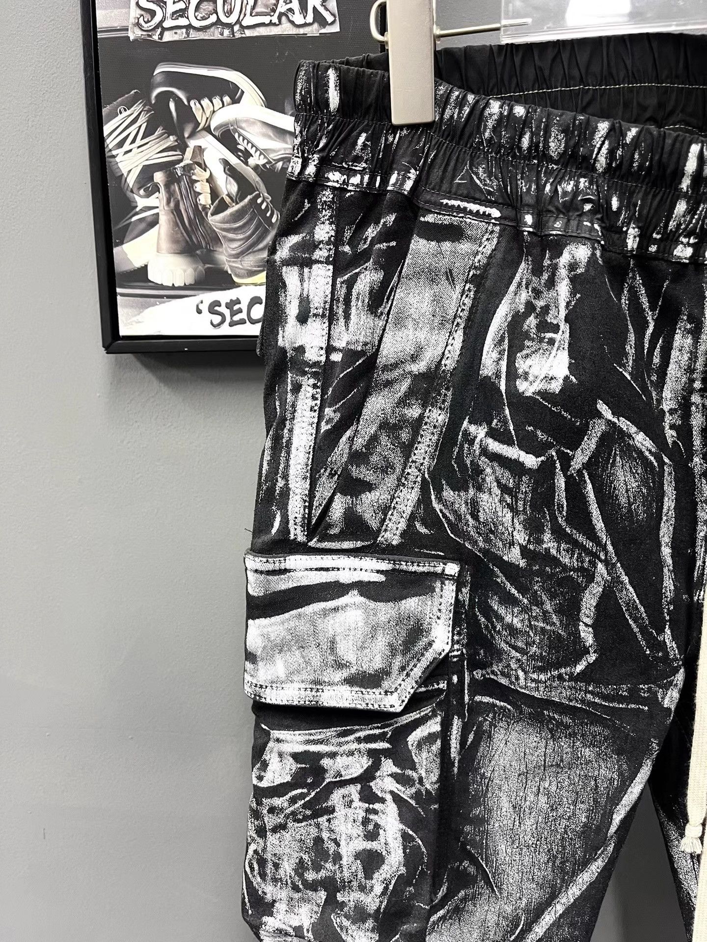 Rick Owens Rick Owens Painted Cargo Pants K34 Size US 35 - 2 Thumbnail