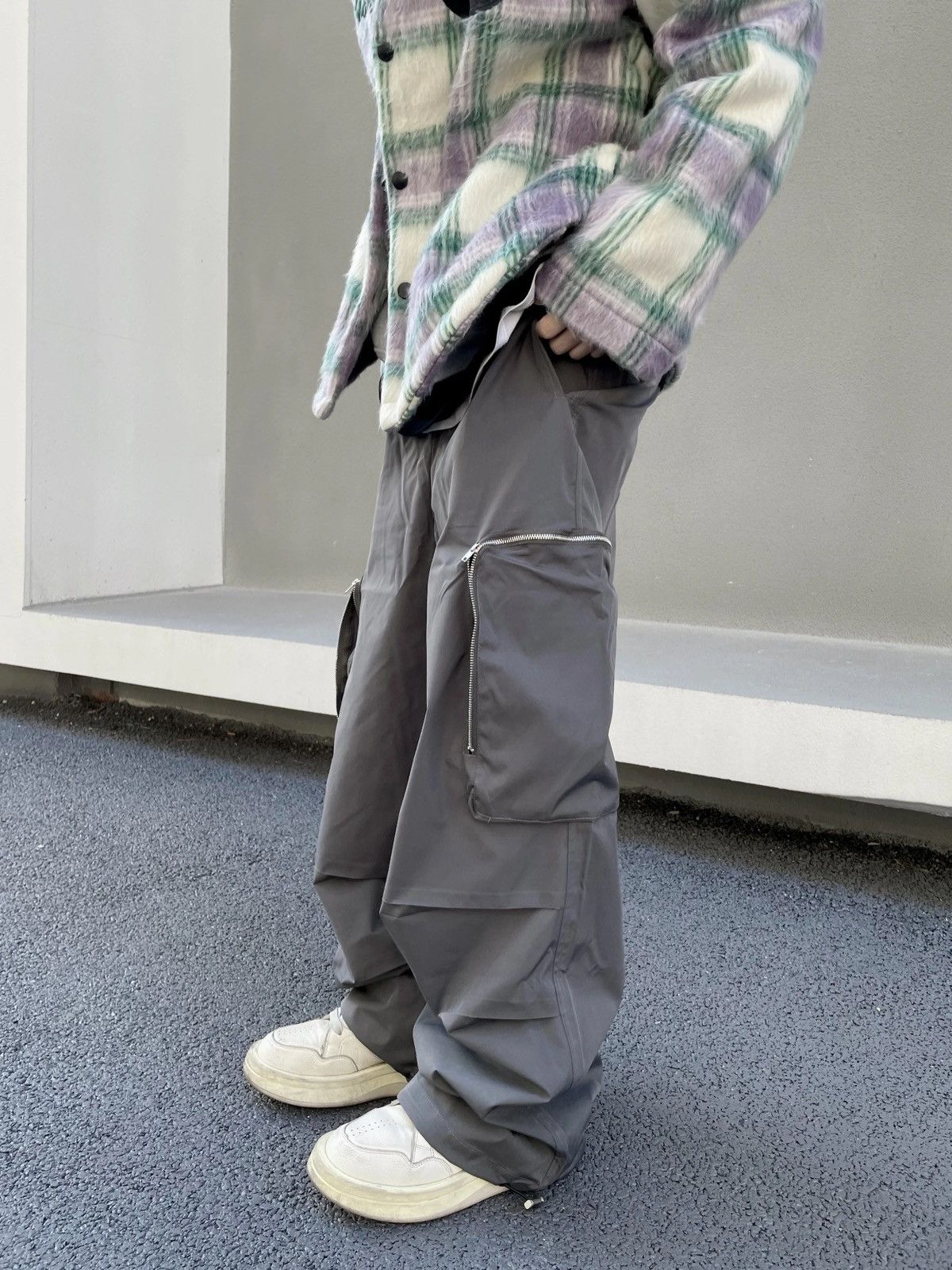Japanese Brand Baggy Cargo Pants Straight Casual Harajuku Y2K Style Pockets Size US 34 / EU 50 - 8 Thumbnail