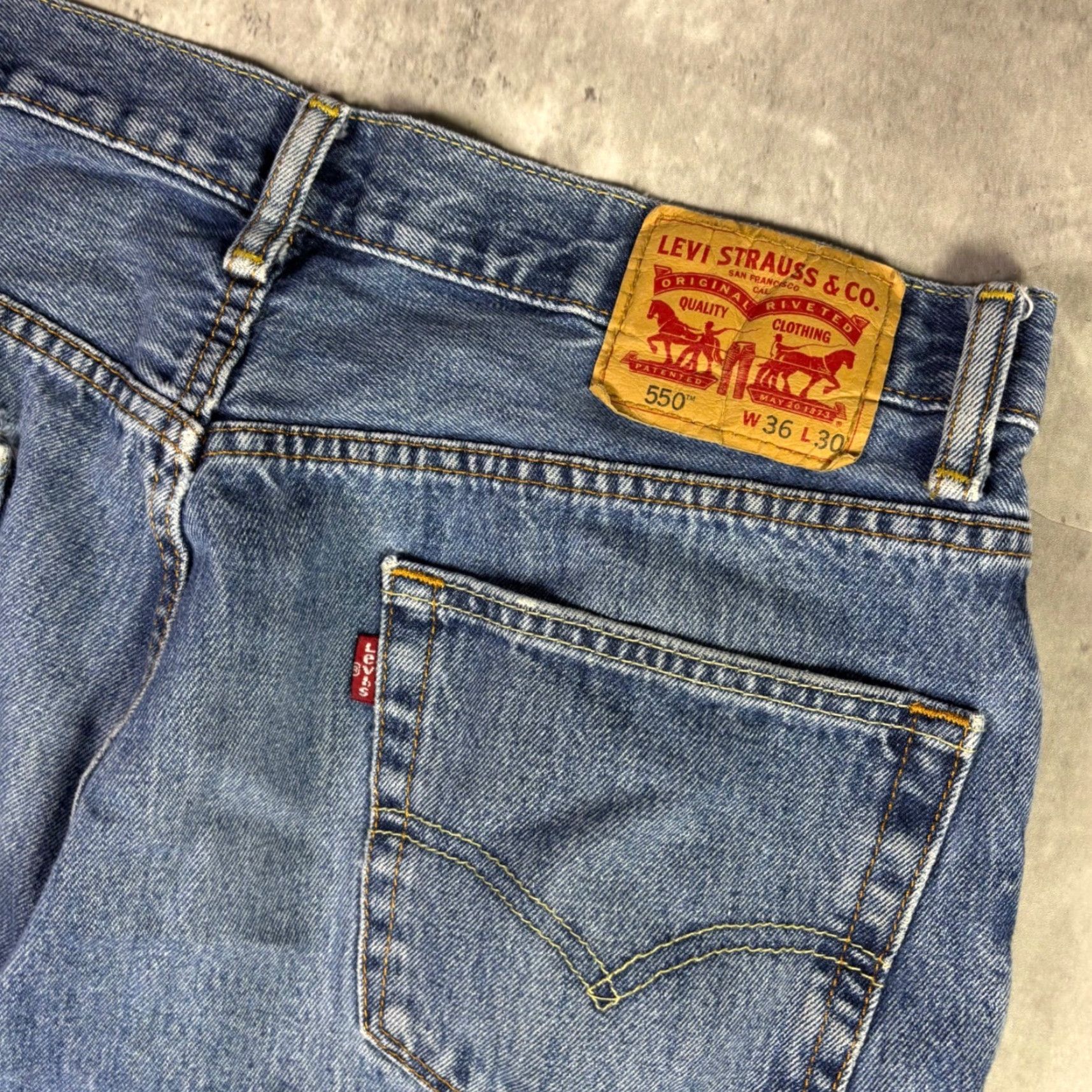 Denime VINTAGE Levi Strauss 550 Jeans Mens 32x30 Blue Denim 90s Straight Relaxed Fit 5-Pocket Size US 32 / EU 48 - 7 Thumbnail