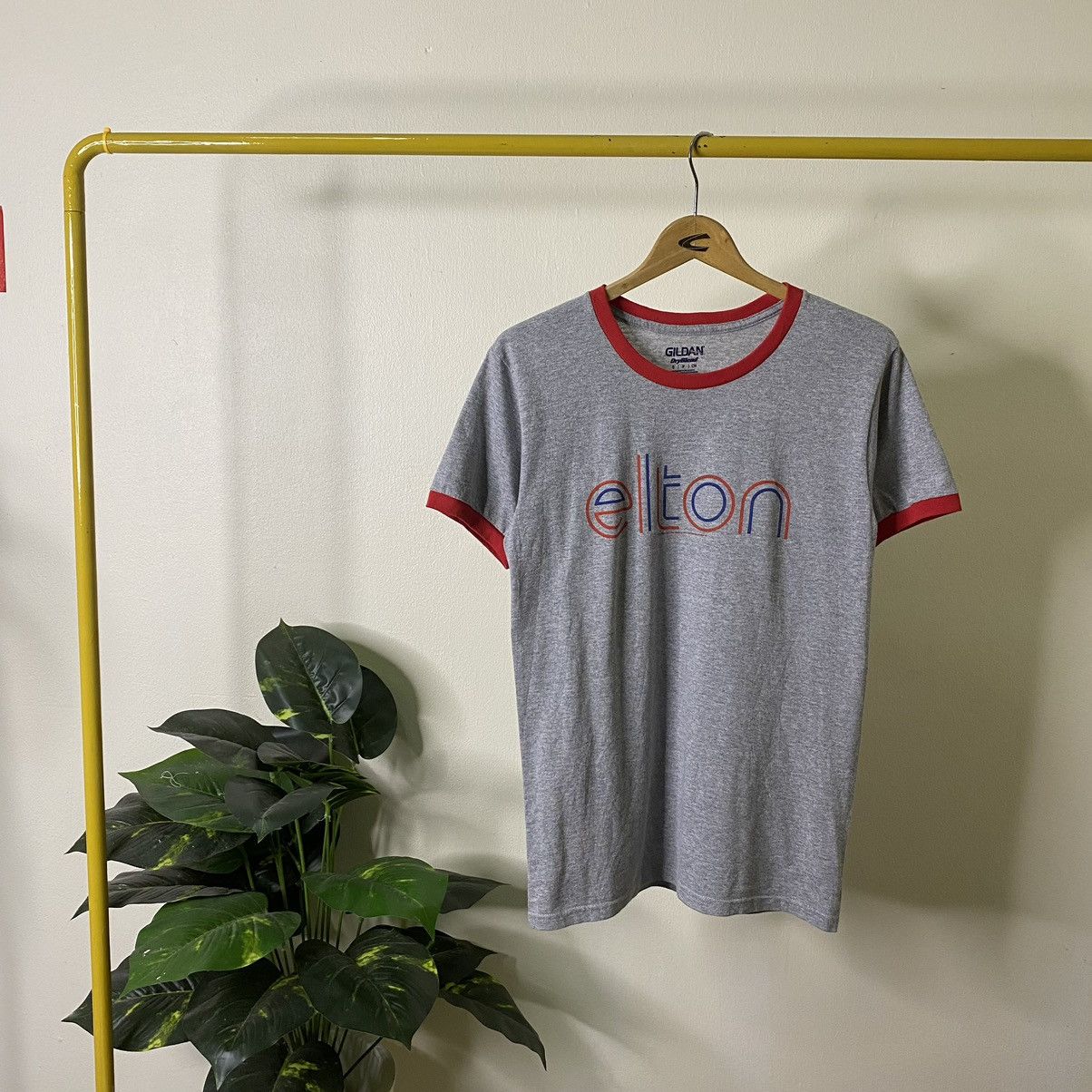 Band Tees × Vintage Y2K Elton John Ringer Tee Size US S / EU 44-46 / 1 - 1 Thumbnail