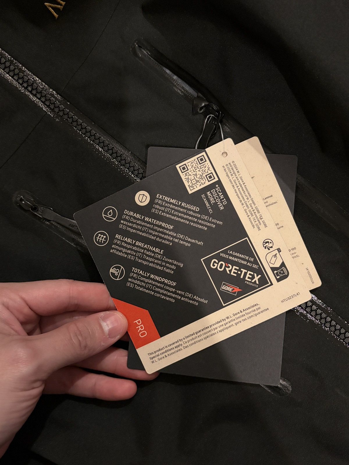 Arc'teryx Arcteryx Alpha SV 24KT Size S Size US S / EU 44-46 / 1 - 5 Thumbnail