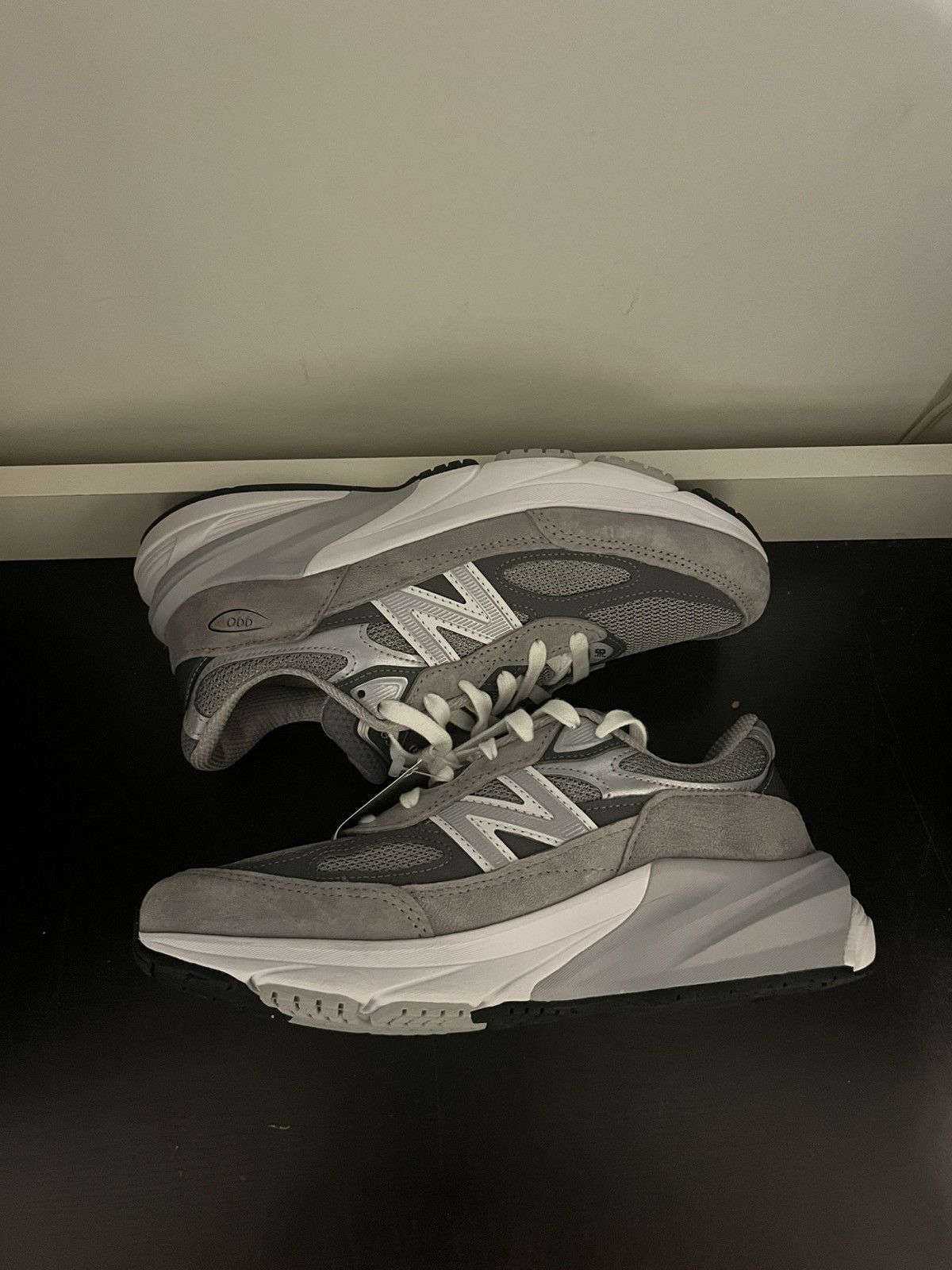 New Balance New Balance 990 V6 MiUSA Grey Women’s 7.5 W990GL6 Size US 7.5 / IT 37.5 - 4 Thumbnail