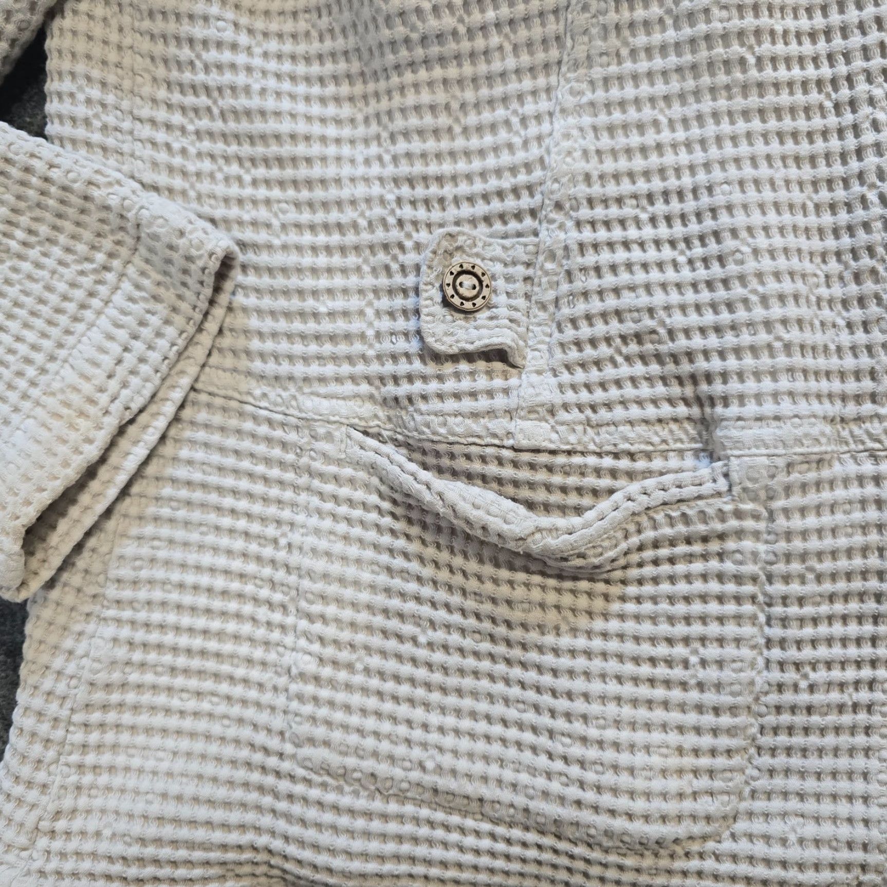 Vintage Focus Top Womens Blouse Medium Beige Button Waffle Knit Texture Pockets Casual Shirt Womens Size M / US 6-8 / IT 42-44 - 4 Thumbnail