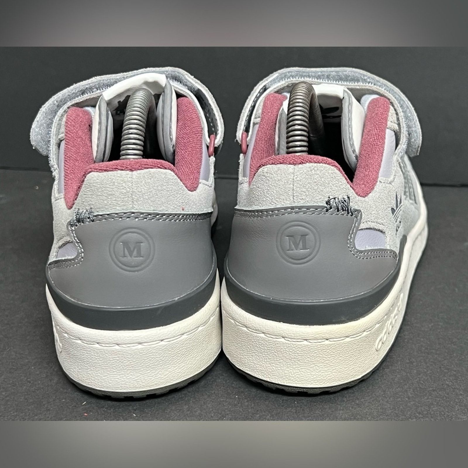 Adidas Adidas Men's Forum 84 Low Home Alone 2 “Pigeon Lady” ID4328 Size US 6.5 / EU 39-40 - 9 Thumbnail