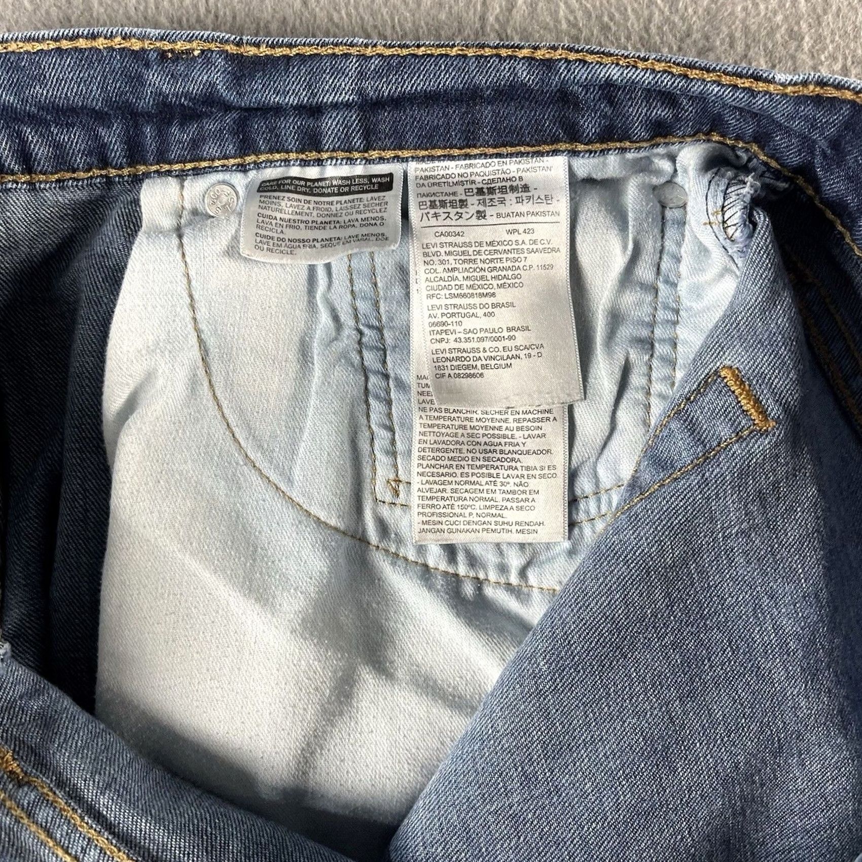 Levi's LEVIS 505 Mens Jeans 36x30 Regular Fit Straight Leg Denim Pants Blue M Medium Wash Comfortable Pockets 5-Pocket Design Mens Size US 36 / EU 52 - 7 Thumbnail