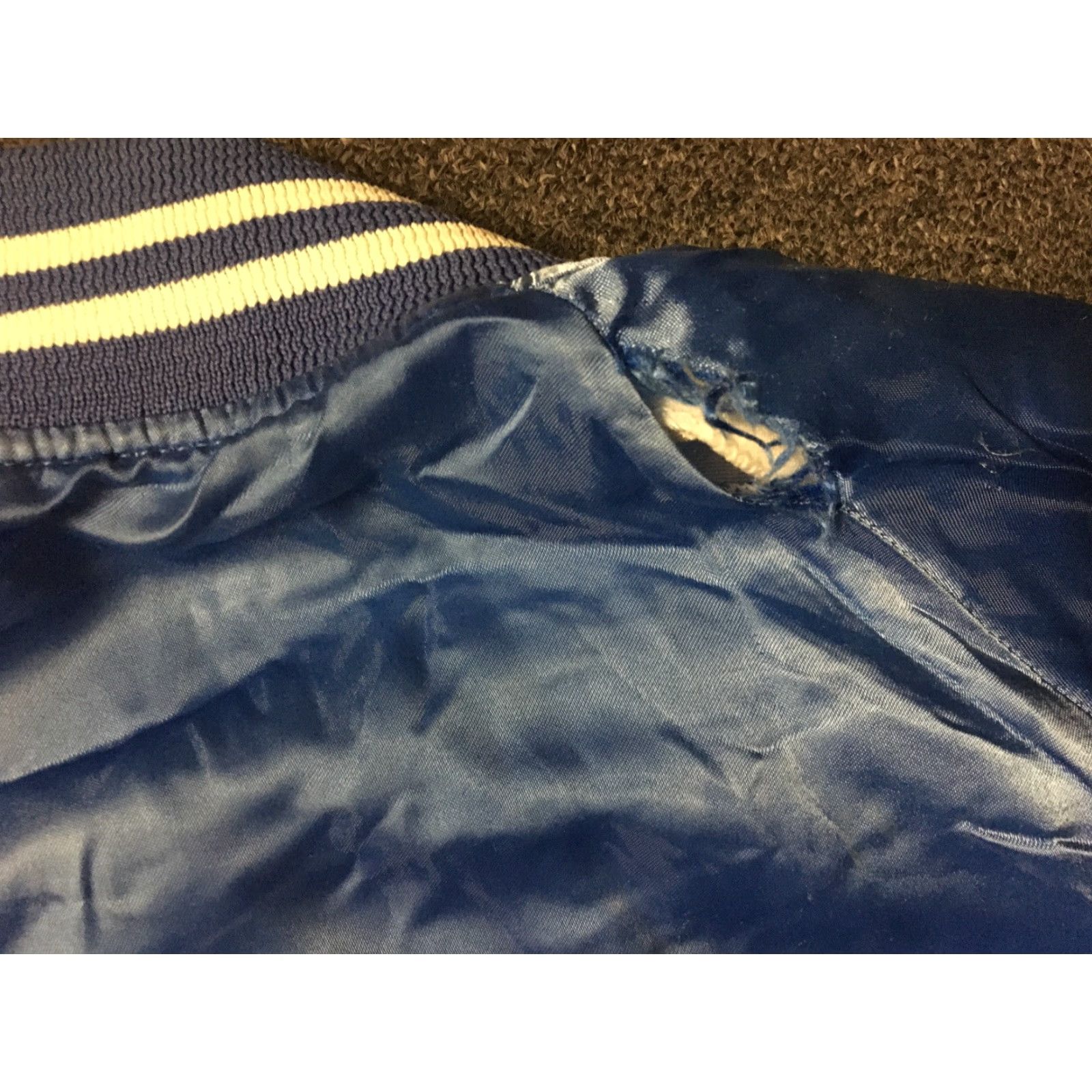 Vintage VINTAGE Auburn Satin Jacket L USA Track Bomber Jacket Men Blue 80s 90s Grunge Racing Horses Sports Varsity College USA Team/School/Hip Hop/Biker Style Size US L / EU 52-54 / 3 - 7 Thumbnail