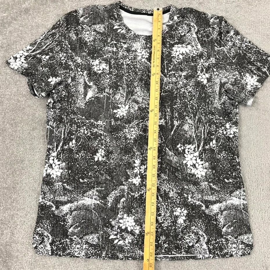 Lululemon Lululemon Shirt Adult XL Floral Reflective Performance Wicking Athletic Short Sleeve T-Shirt Green - Polyester, Polyester Blend Men’s Shirt Size US XL / EU 56 / 4 - 6 Thumbnail
