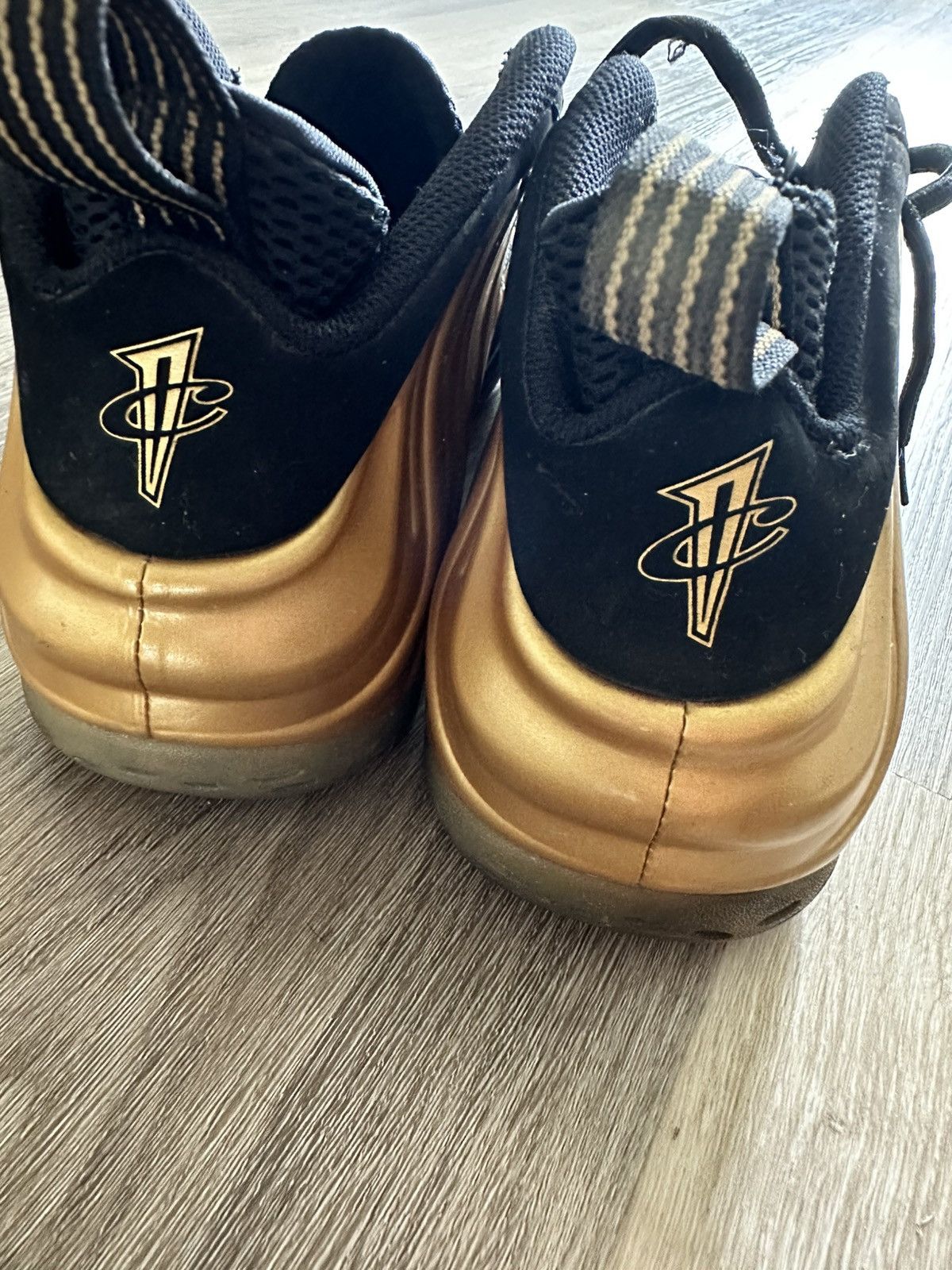 Nike Nike Foamposite ( Metallic Gold ) Size US 11.5 / EU 44-45 - 6 Thumbnail