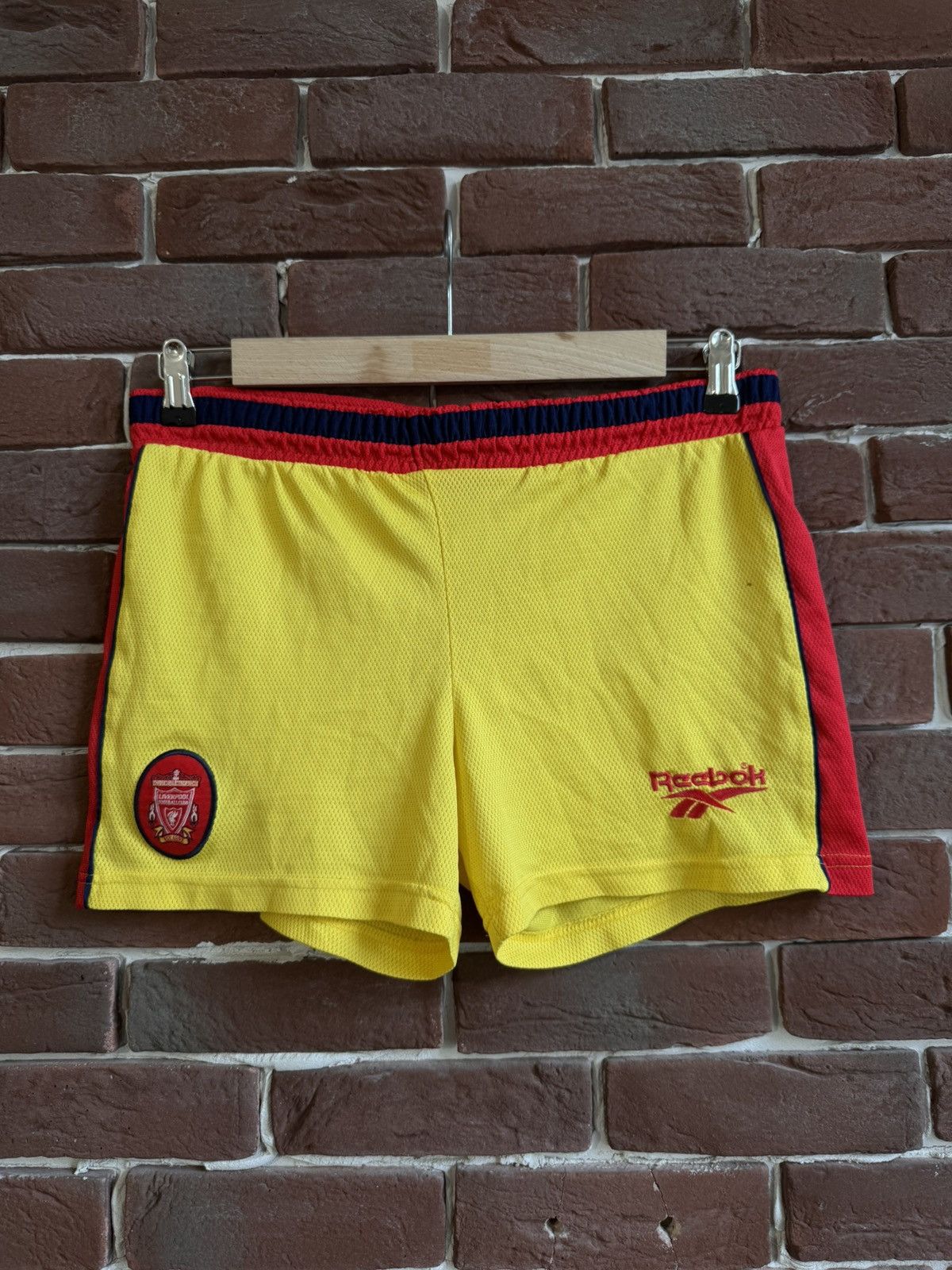 Reebok LIVERPOOL FC 90s FOOTBALL SHORTS SOCCER YELLOW SIZE S Size US 28 / EU 44 - 1 Thumbnail