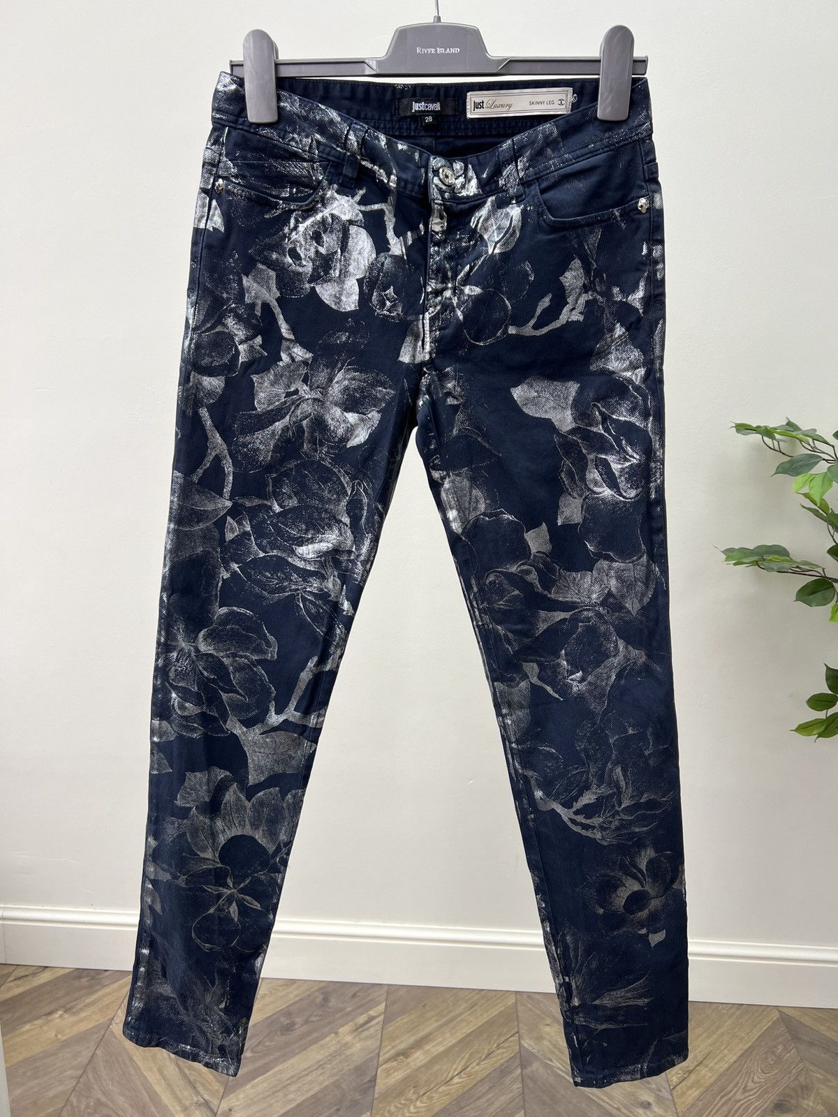 Just Cavalli Vintage Just Cavalli Skinny Fit women’s Pants Floral Print Size 28" / US 6 / IT 42 - 2 Thumbnail