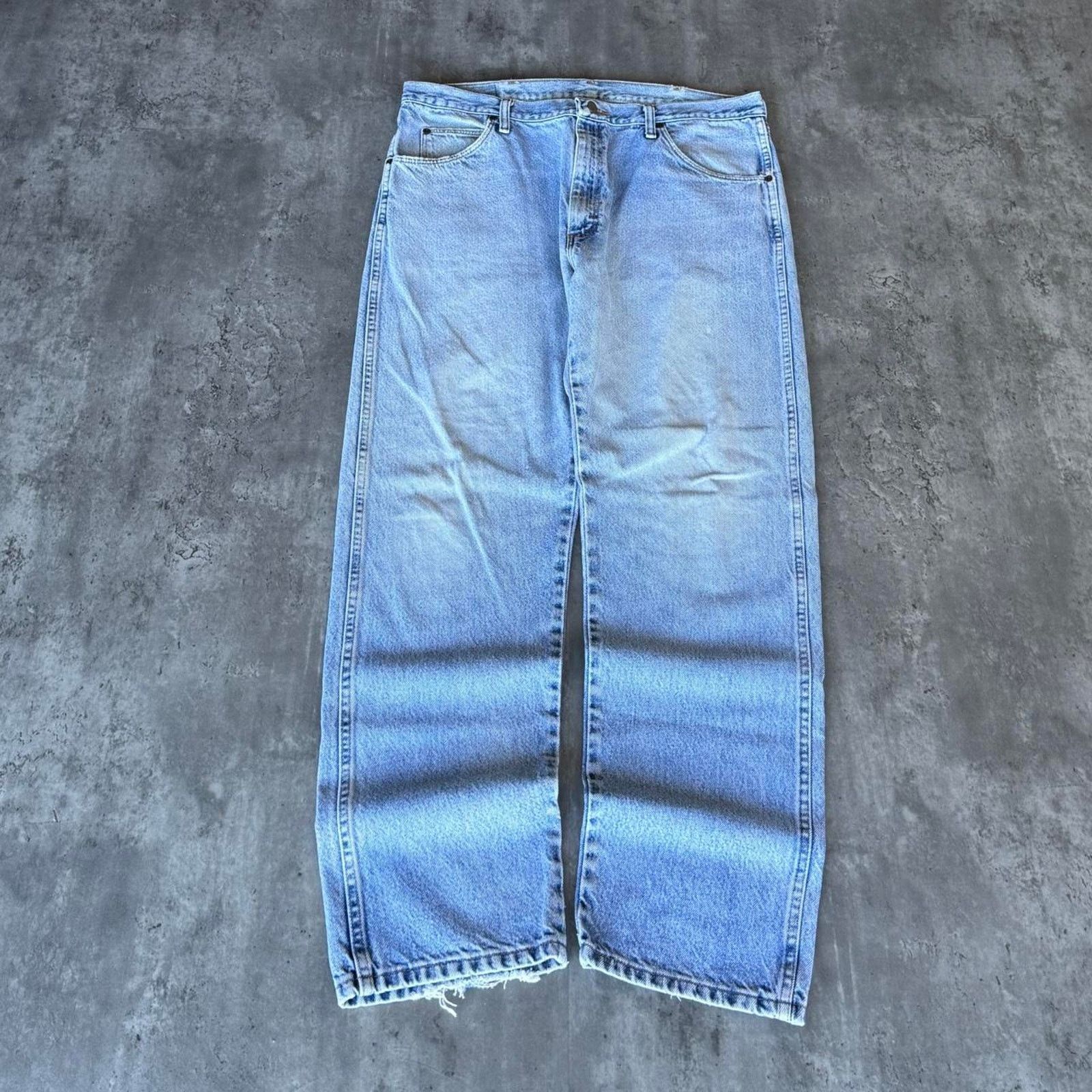 Vintage × Wrangler Vintage Y2K Wrangler Light Wash Essential Denim Jeans Size US 38 / EU 54 - 1 Thumbnail