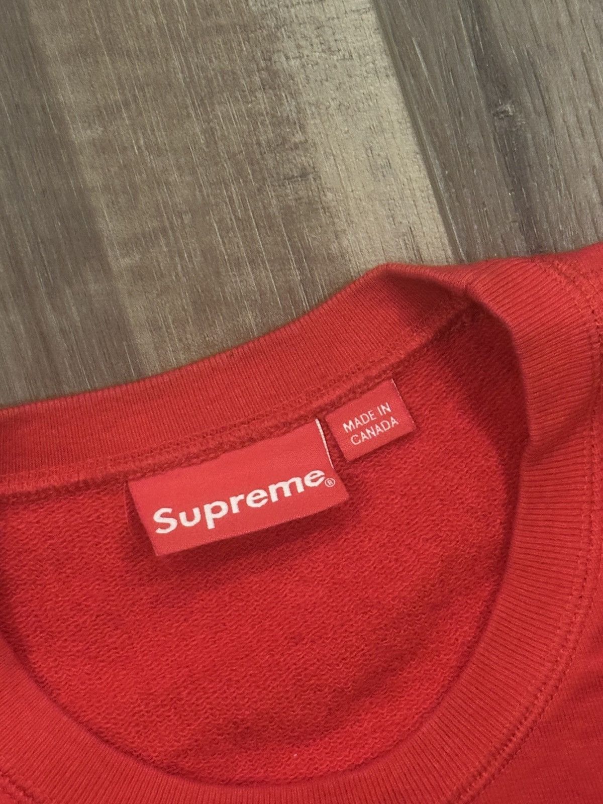 Supreme Supreme World Famous Crewneck Red size XL Size US XL / EU 56 / 4 - 4 Thumbnail
