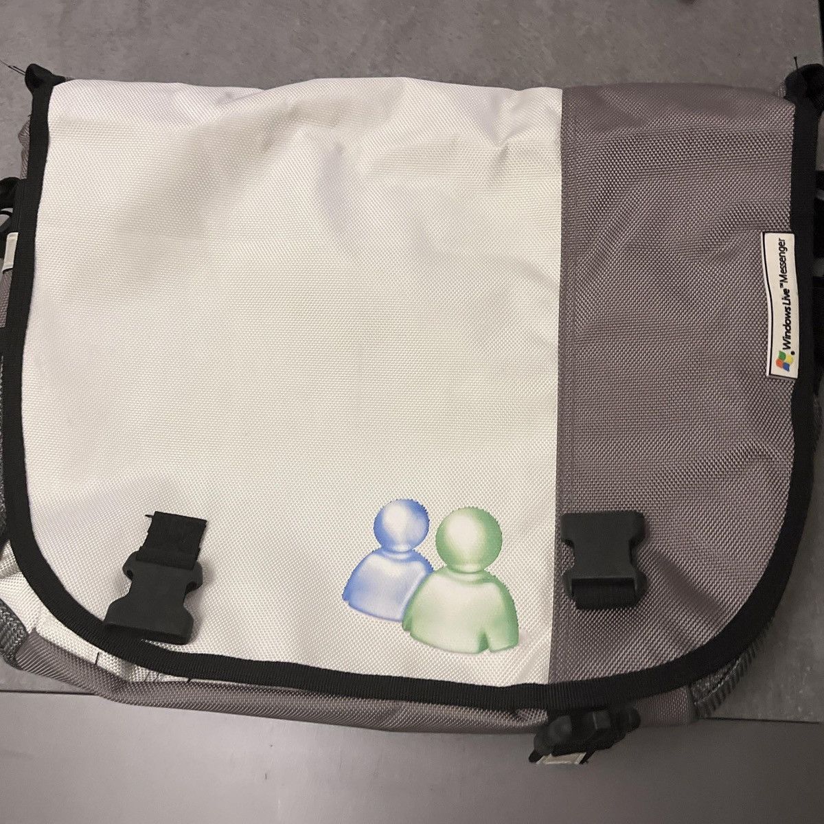 Other Windows Live MSN Messenger Bag Size ONE SIZE - 1 Preview