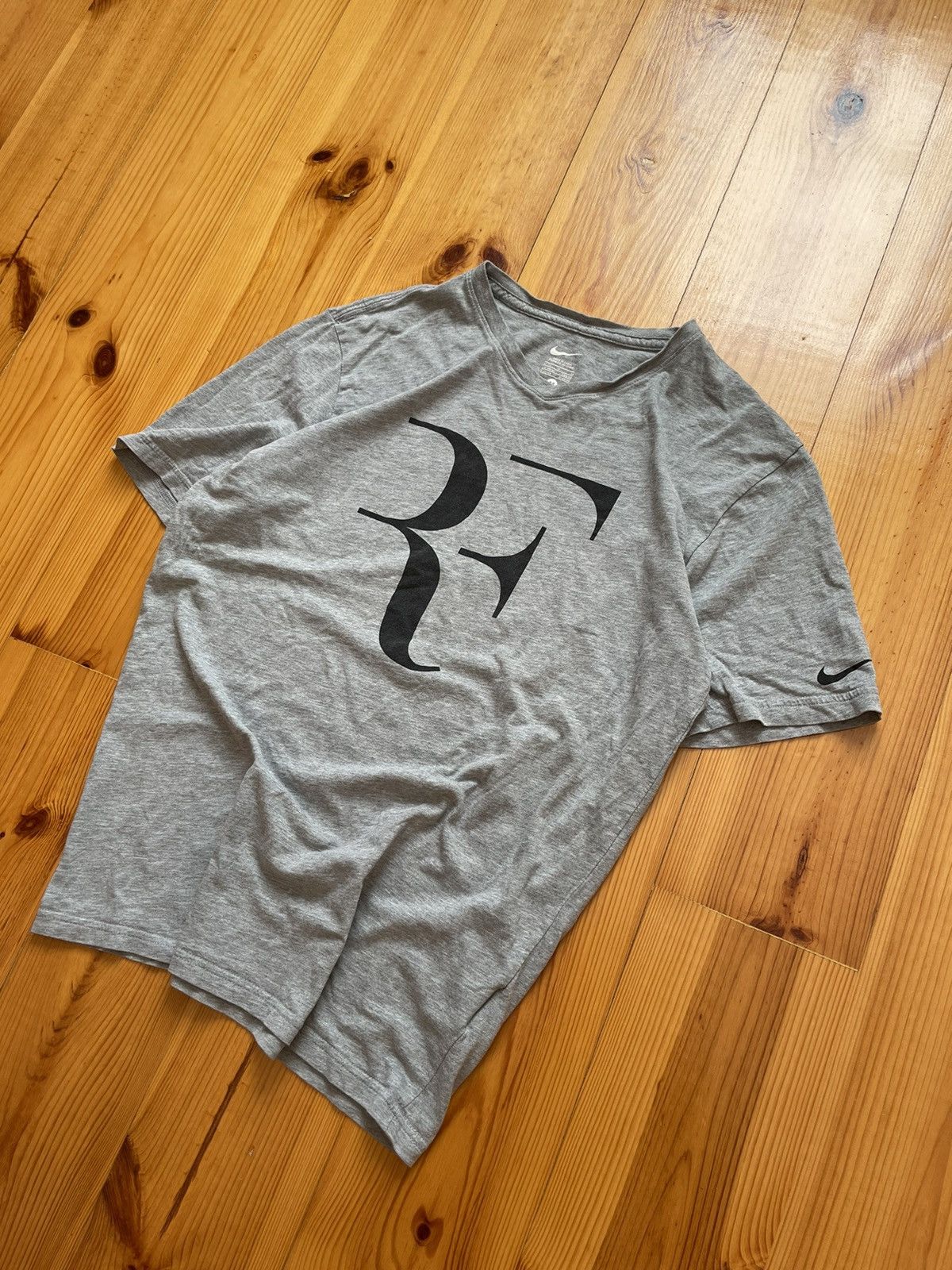 Nike × Vintage Vintage 2010 Nike Roger Federer RF Big Logo Tennis T-shirt Size US M / EU 48-50 / 2 - 3 Thumbnail
