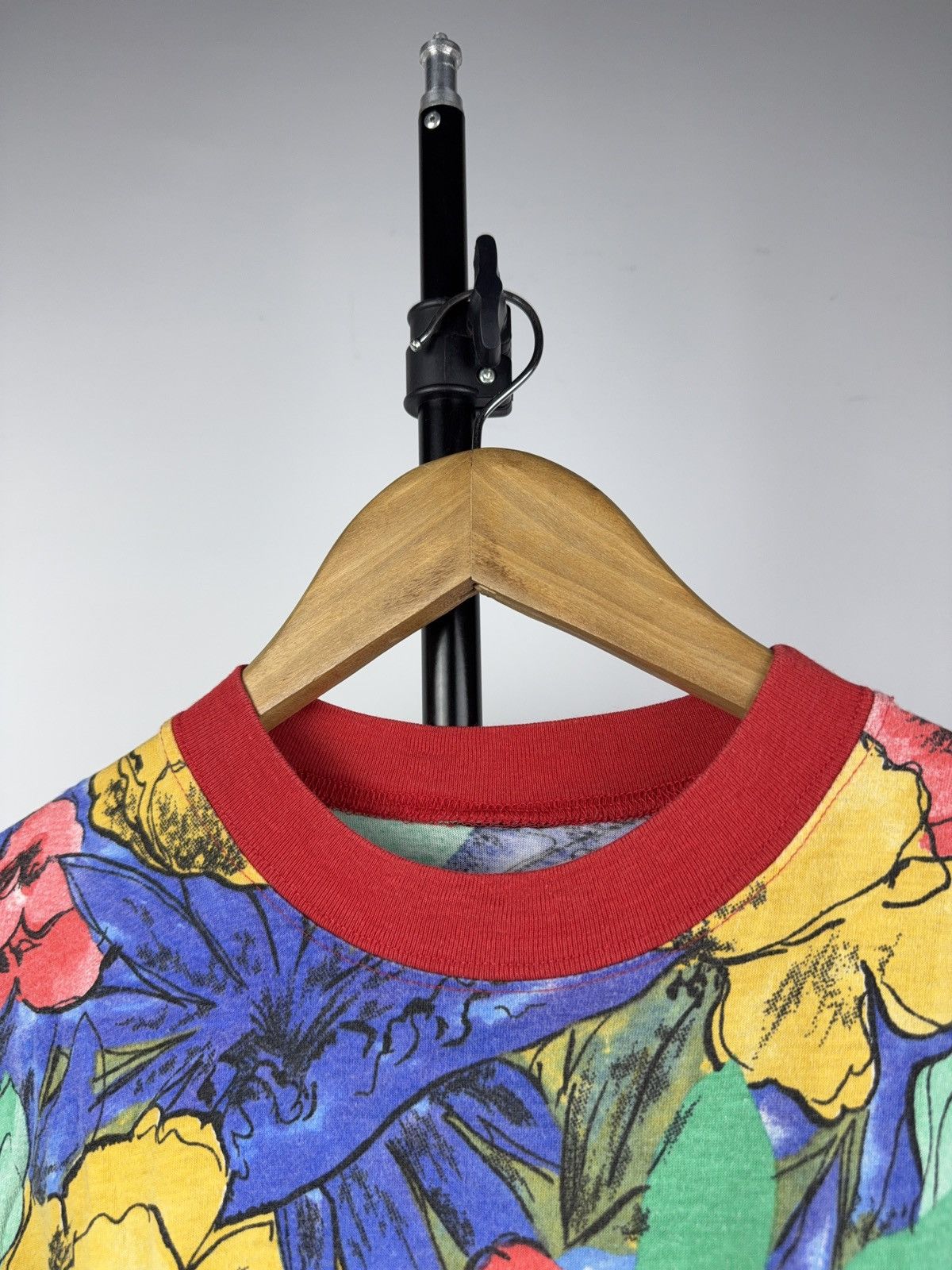 Japanese Brand Retro Vintage 90s Avant Garde Abstract Floral Graphic Tee 🌺 Size US XS / EU 42 / 0 - 3 Thumbnail