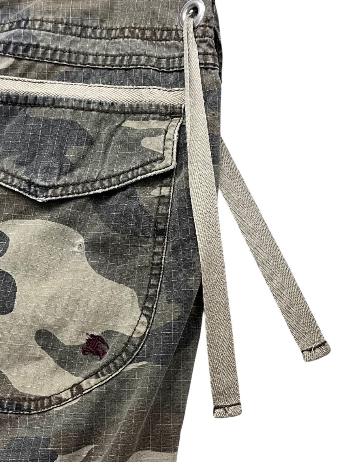 Burberry 💥RARE🔥BURBERRY BLACK LABEL JAPAN Camouflage Bondage Cargo Size US 32 / EU 48 - 5 Thumbnail