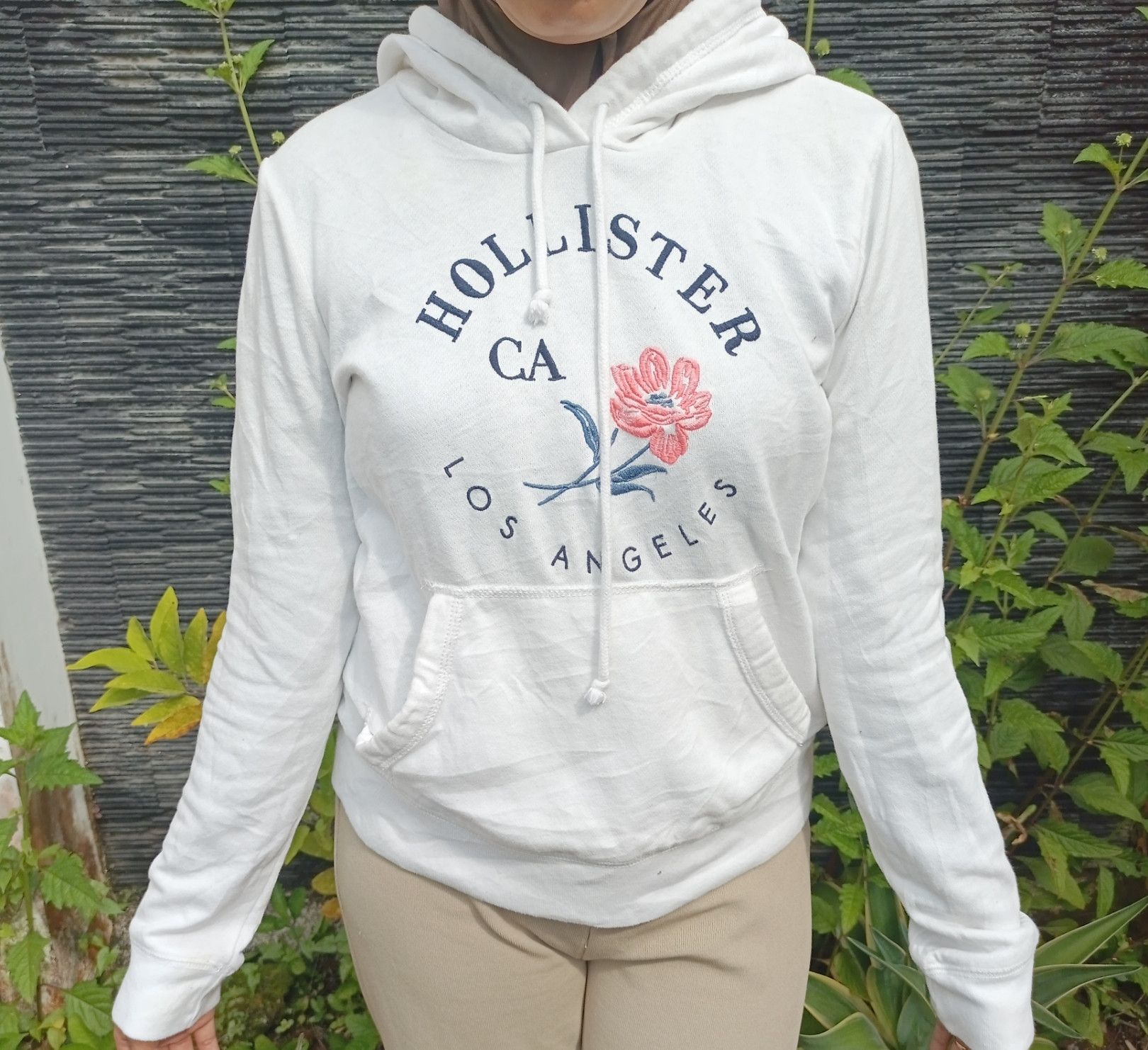Hollister × Le Grande Bleu (L.G.B.) HOLLISTER CA 🌸 LOS ANGELES WHITE HOODIE Size US M / EU 48-50 / 2 - 24 Thumbnail
