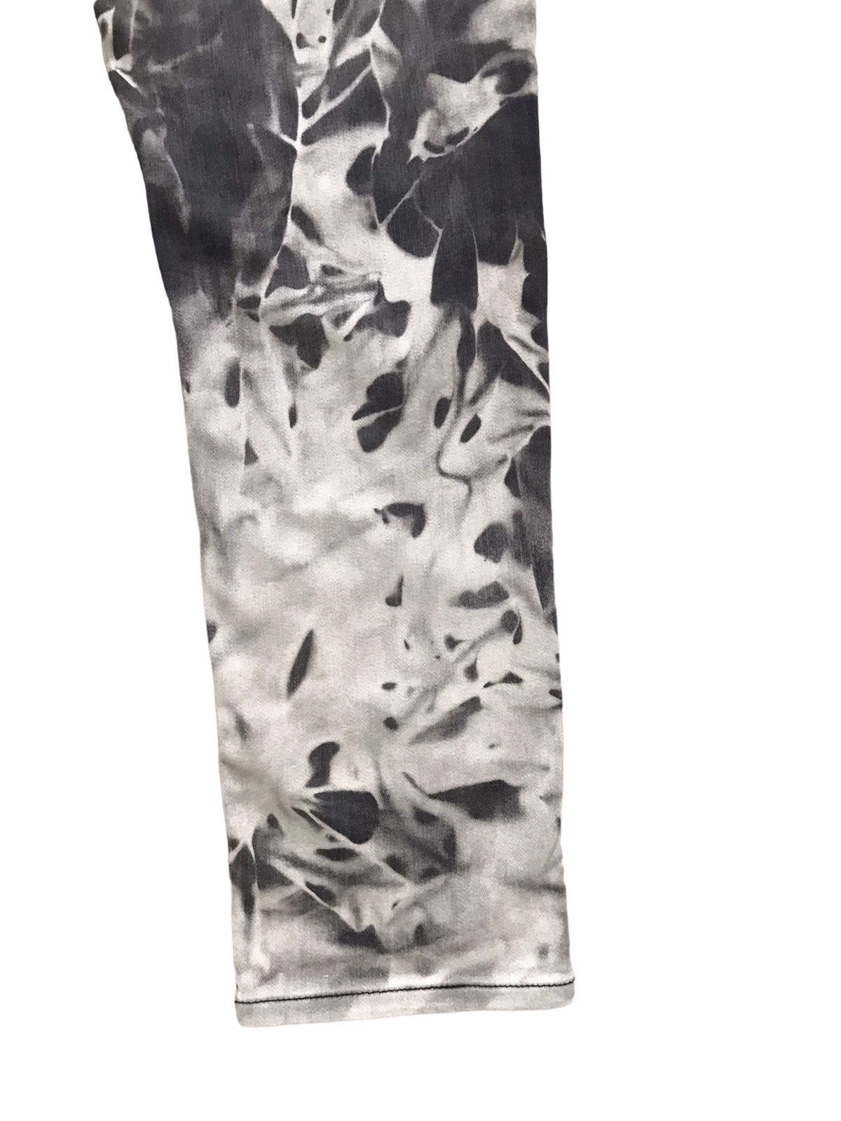 Japanese Brand Uniqlo Bleach Acid Wash Heattech Stretchable Denim Jeans Size US 31 - 7 Thumbnail