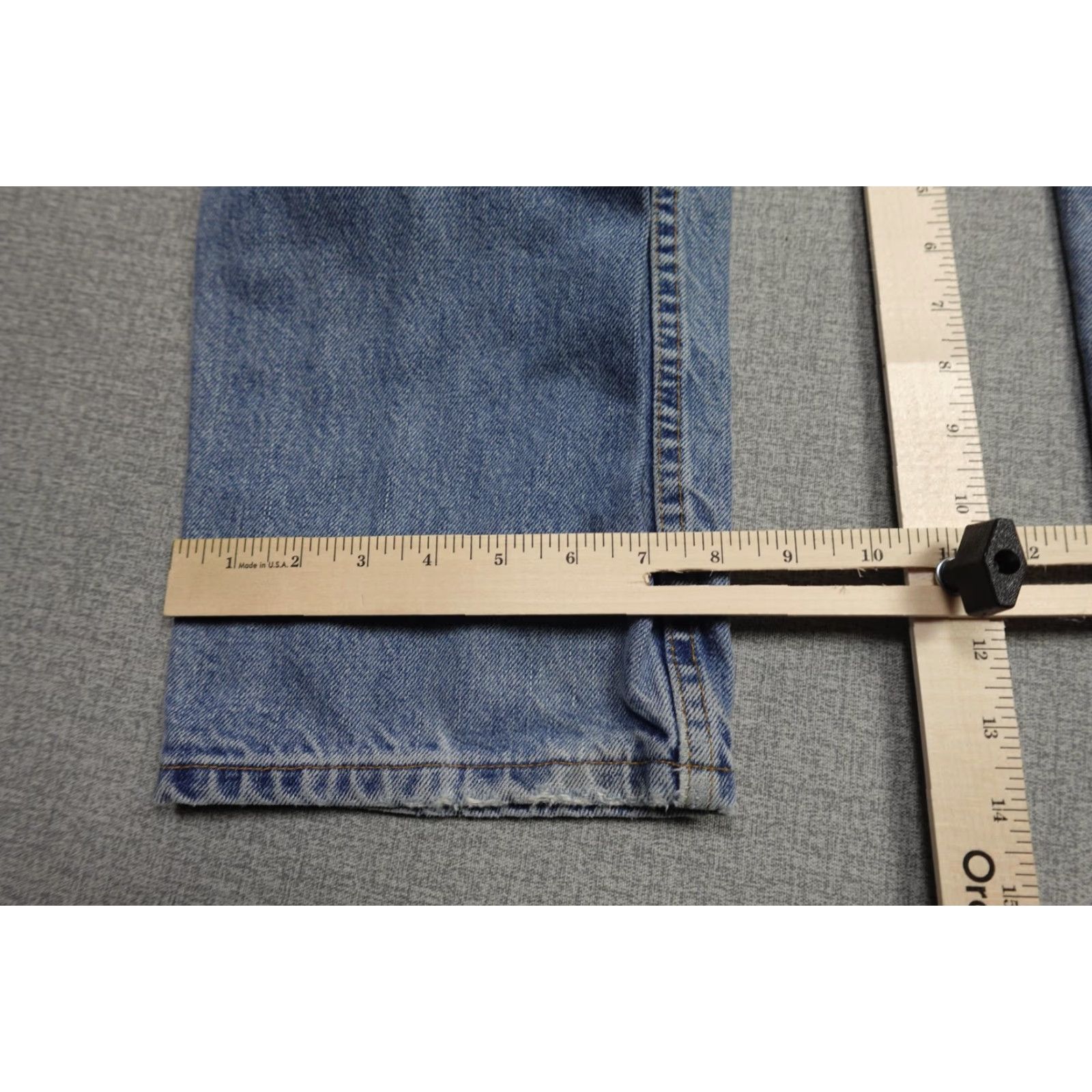 Levi's VINTAGE Levi's 550 Jeans Mens 36x29 Blue Light Wash Relaxed Fit Denim Retro Size US 36 / EU 52 - 6 Thumbnail