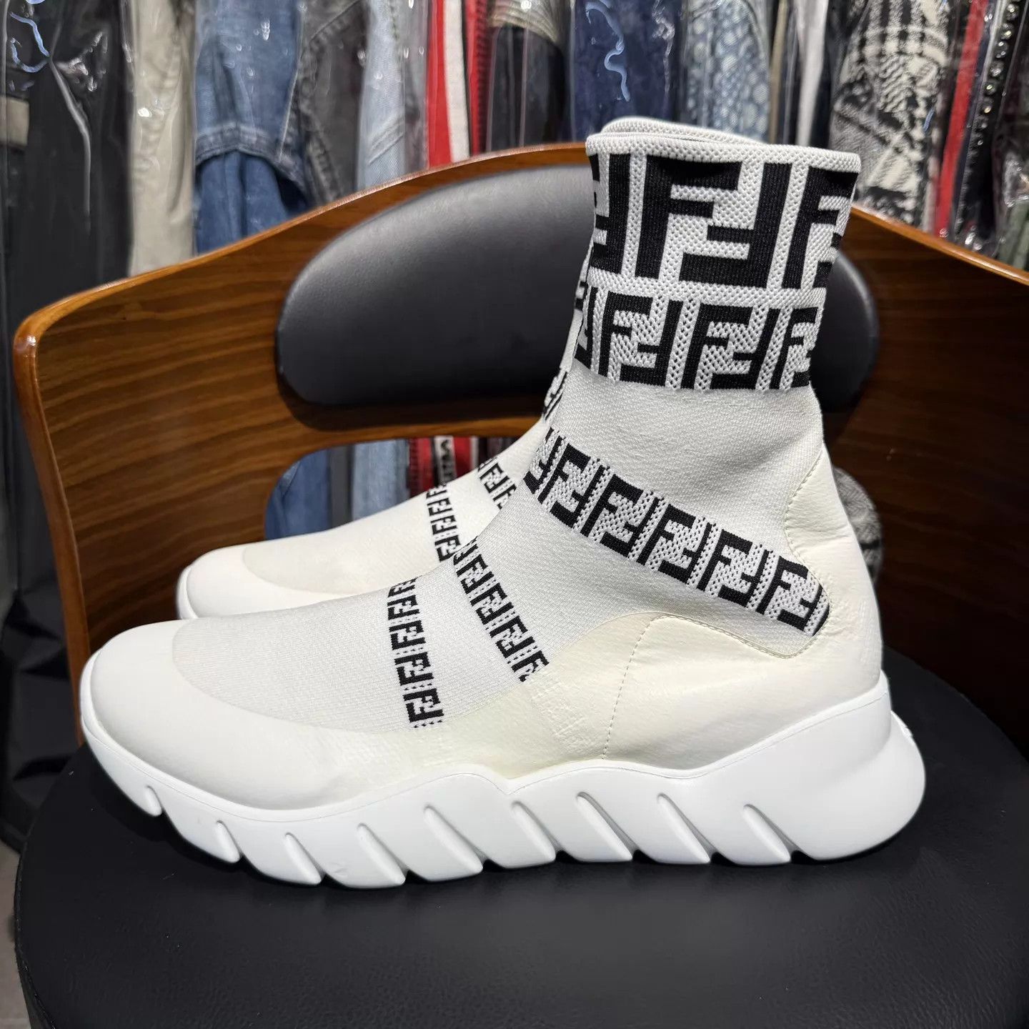 Fendi Fendi White All Over Print Sneakers 7.5/41.5 LN W1 Size US 7.5 / EU 40-41 - 6 Thumbnail