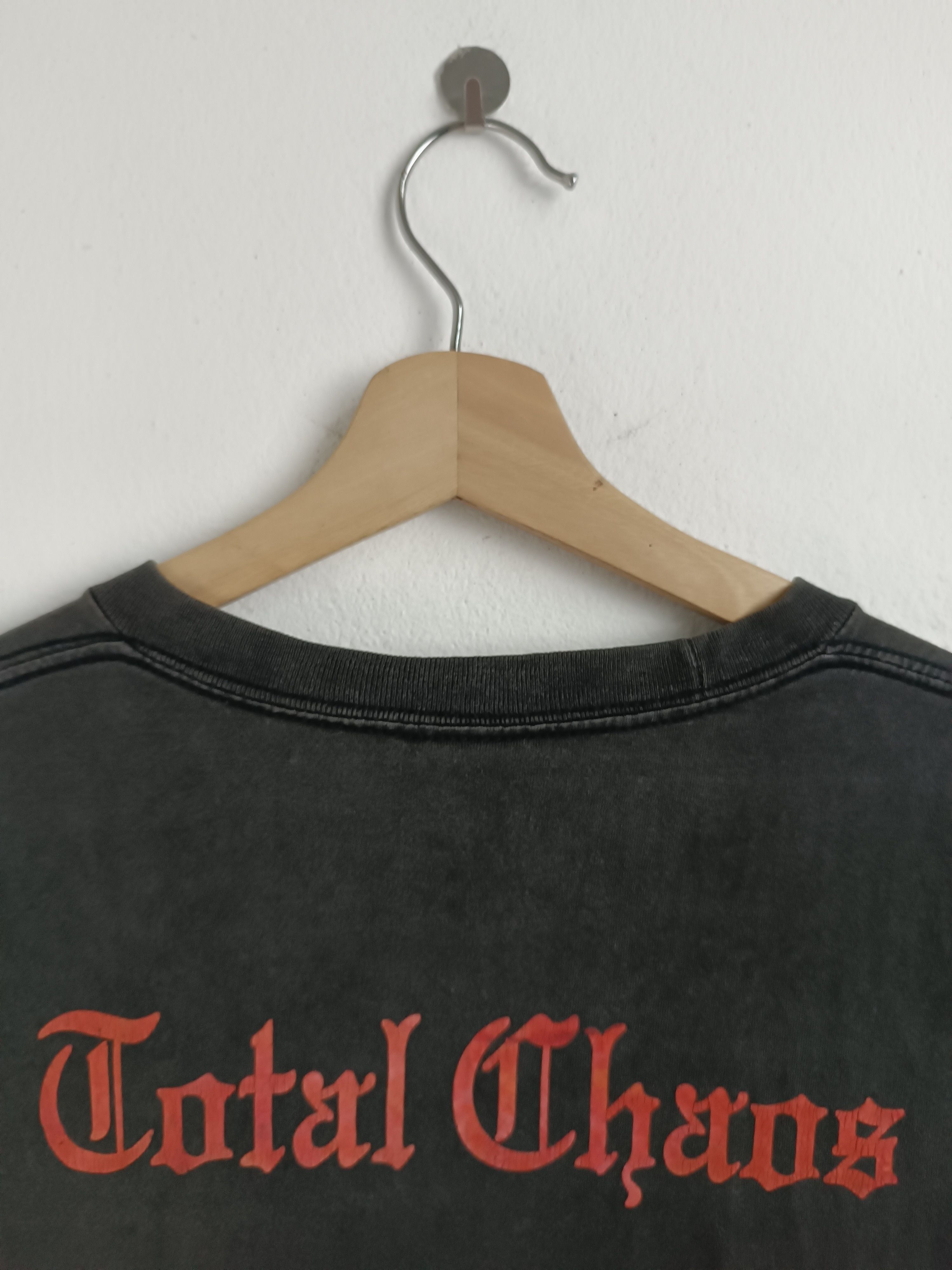 Band Tees THRASHED FADED VINTAGE 90'S TOTAL CHAOS ANTHEM HARDCORE PUNK Size US S / EU 44-46 / 1 - 14 Thumbnail