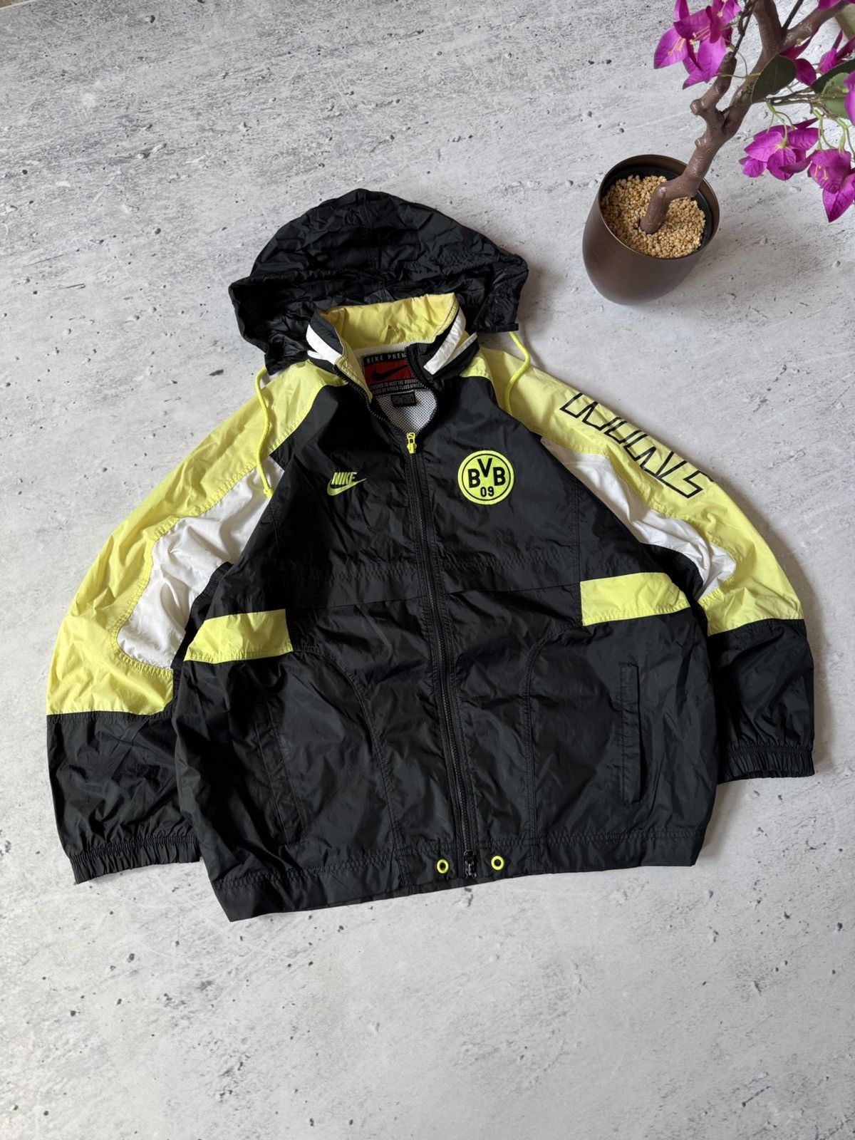 NIKE BORUSSIA DORTMUND VINTAGE BASIC LOGO BAGGY LIGHT JACKET