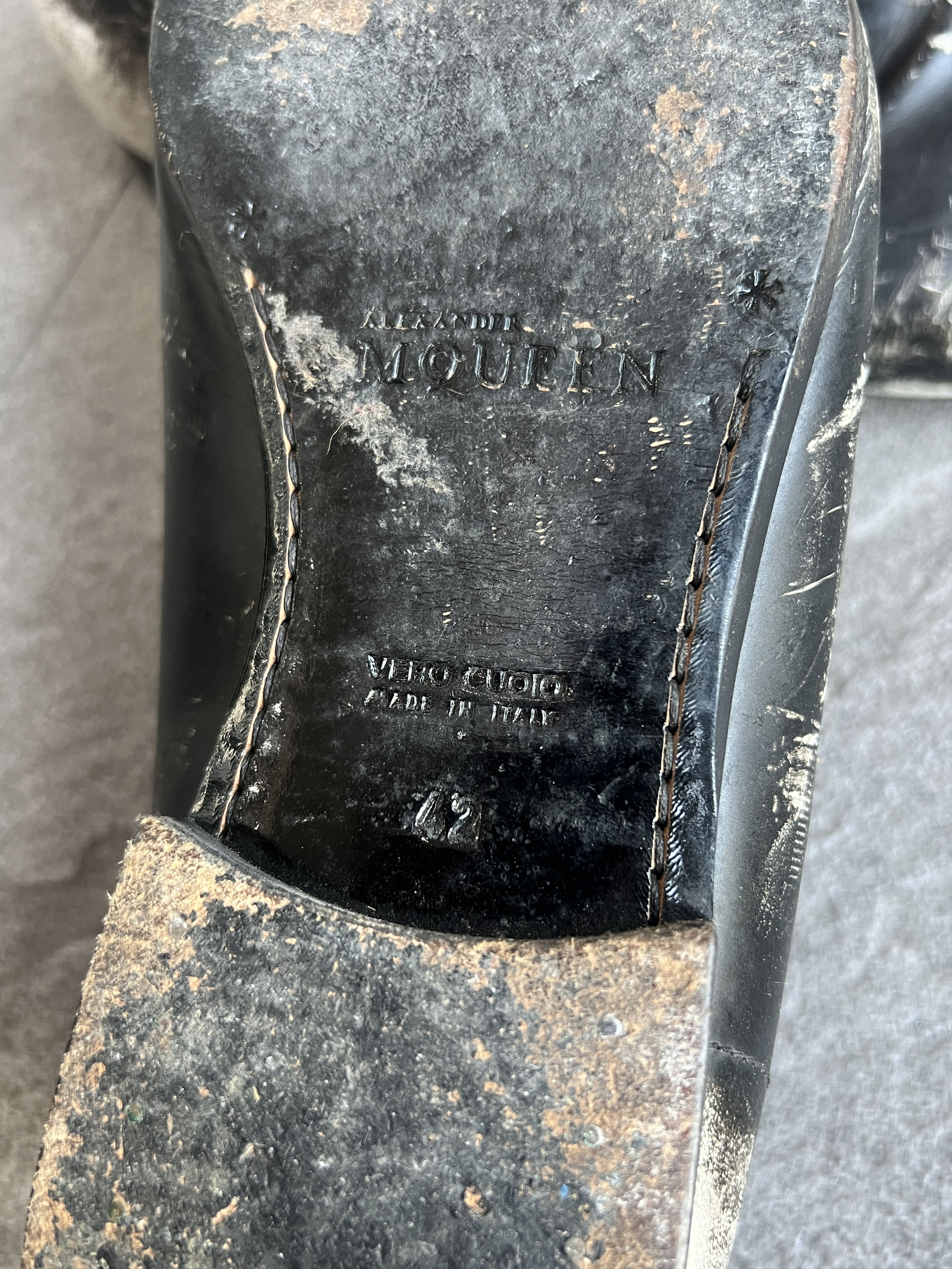 Alexander McQueen Alexander McQueen Skull Distressed Loafers EU42 Size US 9 / EU 42 - 13 Thumbnail
