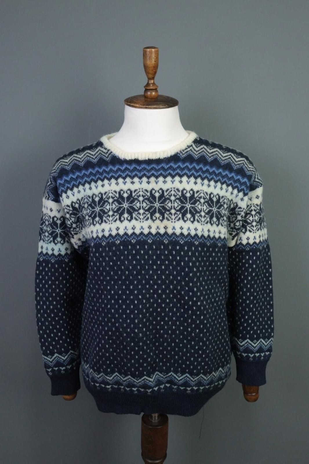 Dale Of Norway Wind-Fjord Blue Fair Isle Snowflake Wool Sweater Size M/L Size US M / EU 48-50 / 2 - 1 Thumbnail