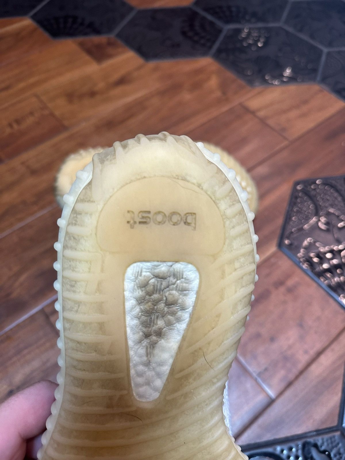 Yeezy Yeezy 350 V2 White Size US 6.5 / EU 39-40 - 9 Thumbnail