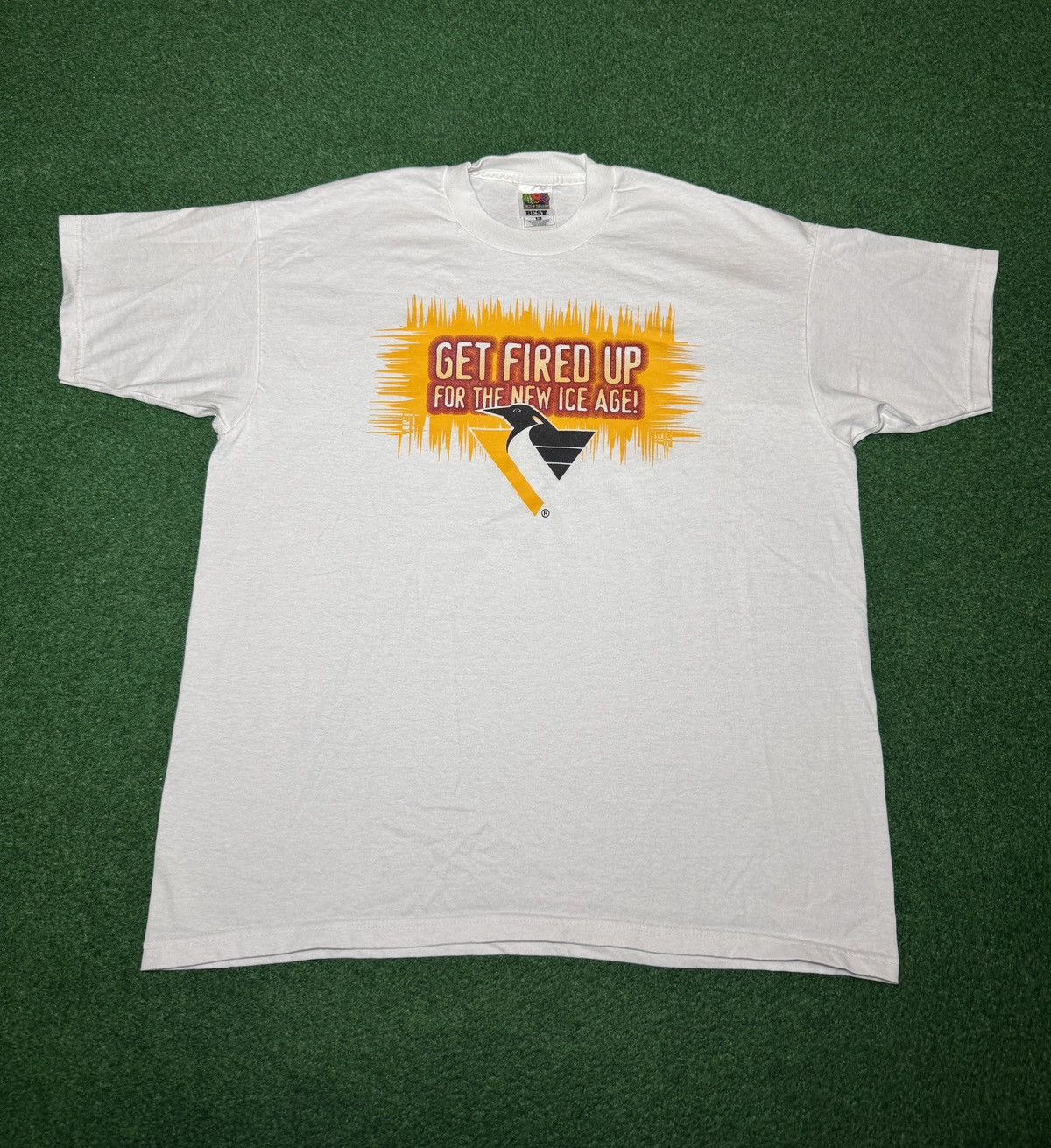 Vintage Vintage Pittsburgh Penguins Fired Up! Retro Logo XL T Shirt Size US XL / EU 56 / 4 - 1 Thumbnail