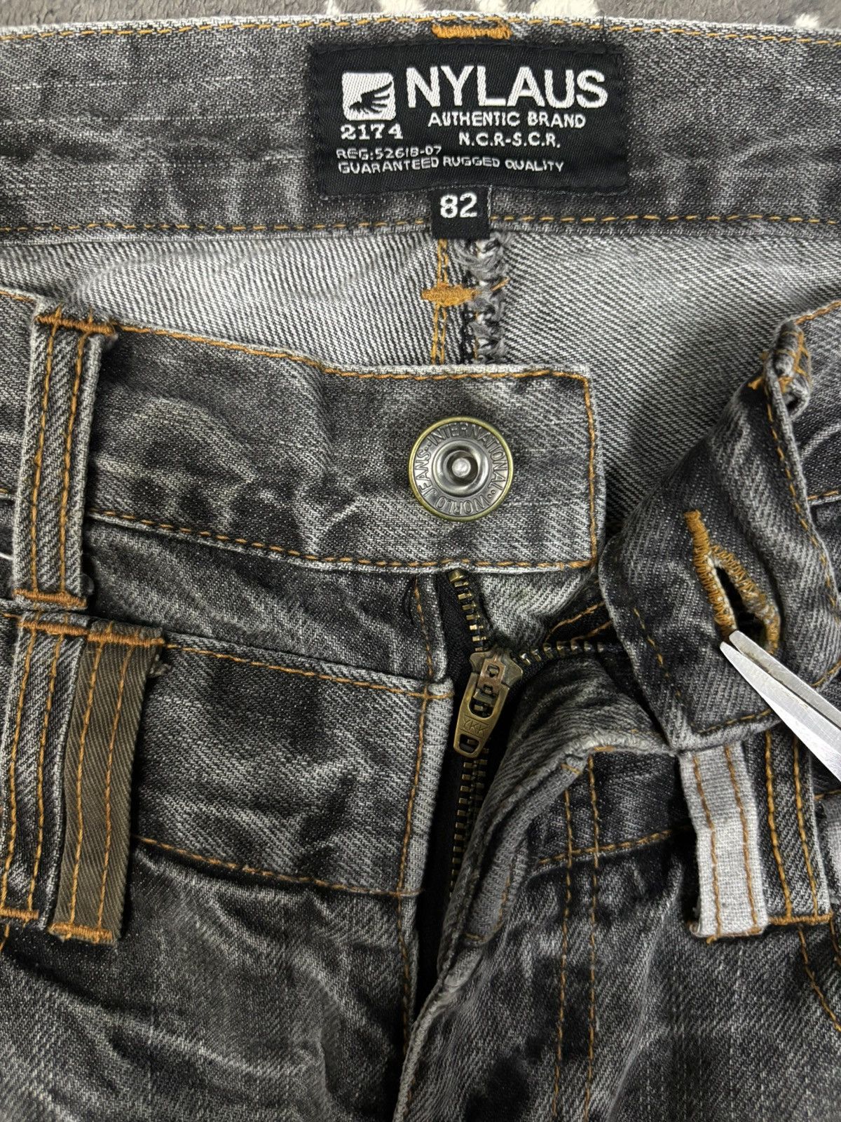 Hysteric Glamour Vintage Nylaus Double Waist Studded Cracked Wash Punk Jeans Size US 33 - 18 Thumbnail