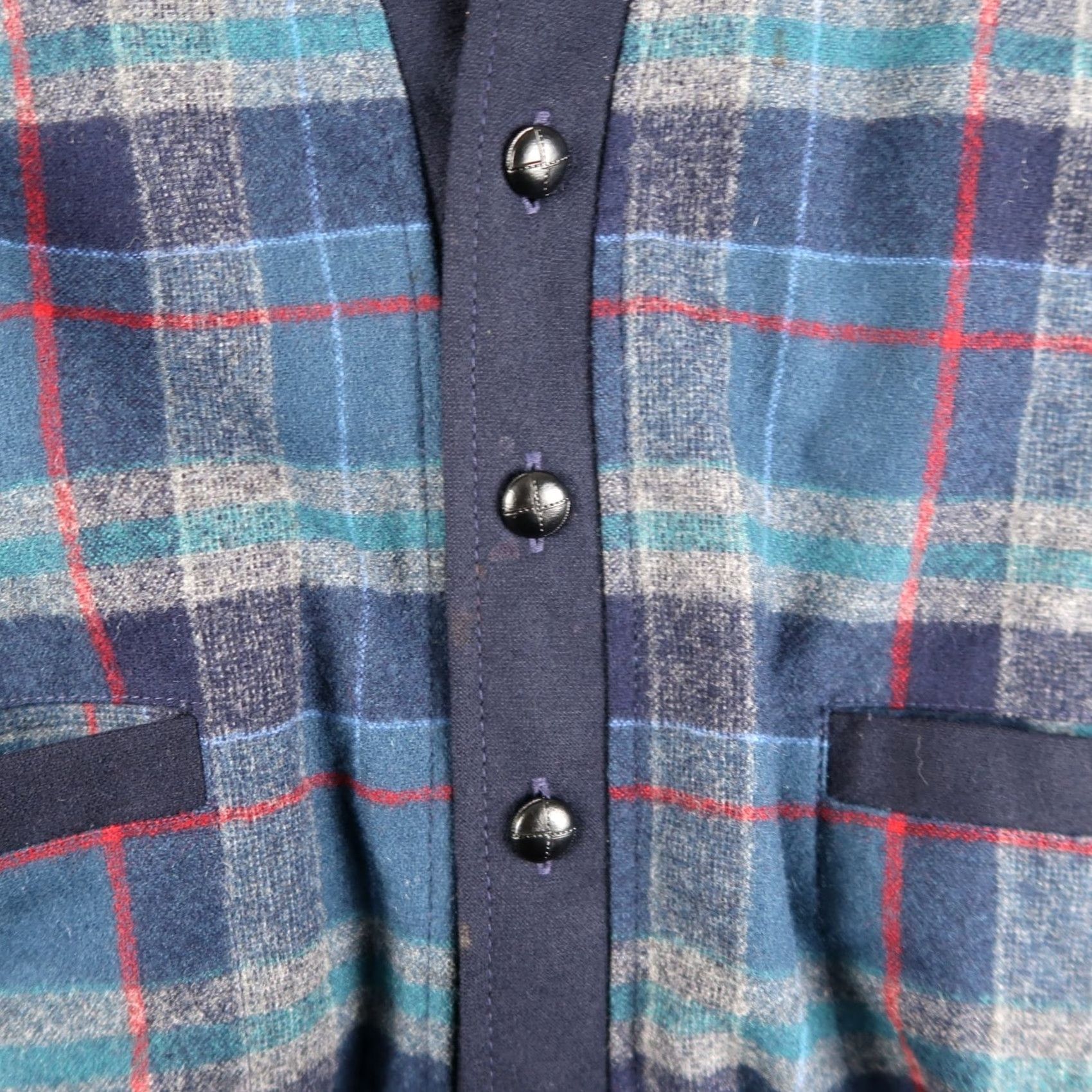 Pendleton Vtg Pendleton Womens Cardigan Sweater 100% Wool Tartan Plaid V-Neck Long Sleeve Multicolor Size L US Made In USA Regular Mens? Girls? Size L / US 10 / IT 46 - 4 Thumbnail