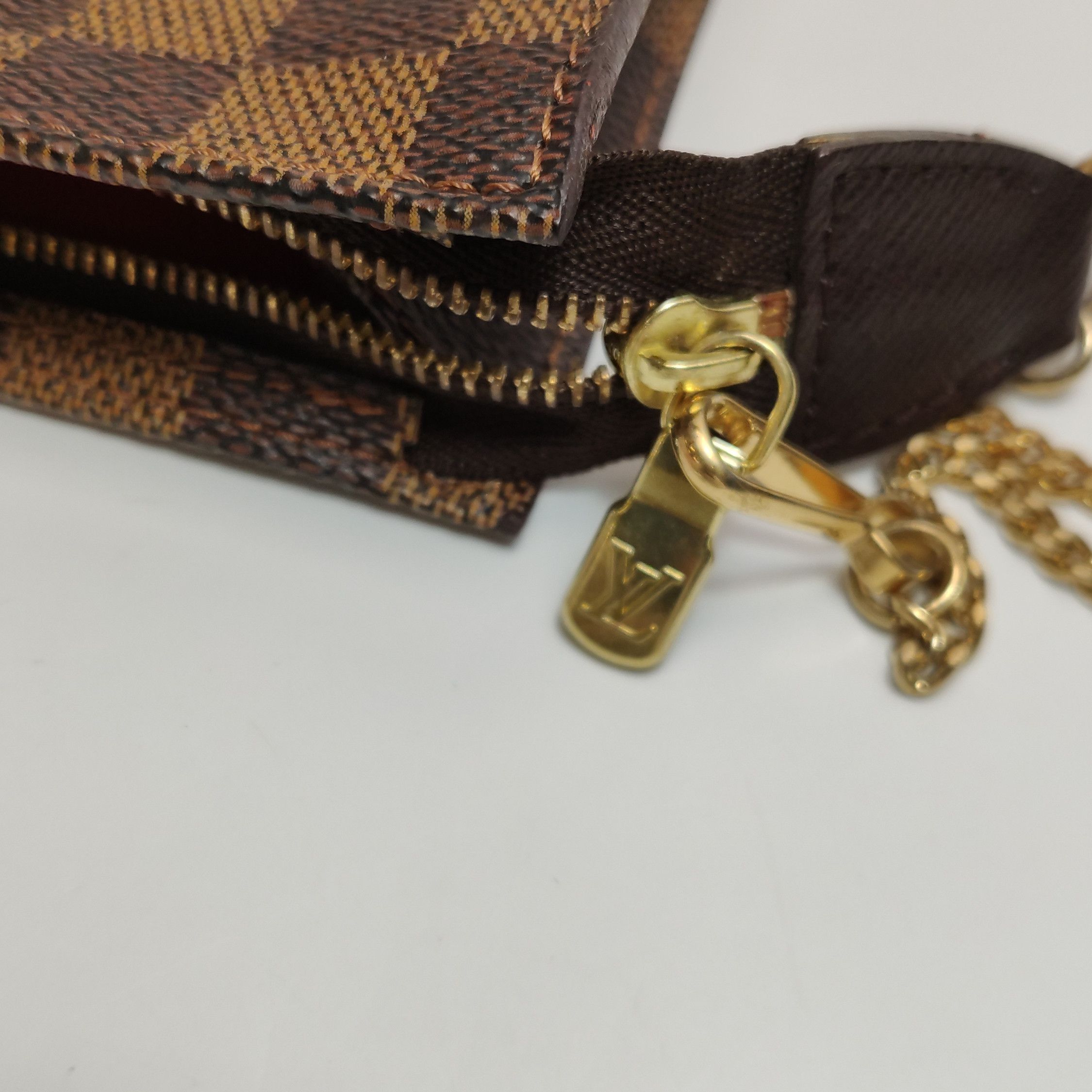 Louis Vuitton Louis Vuitton (LV) Bucket Pouch Cowhide Checkerboard Vintag Size ONE SIZE - 5 Thumbnail