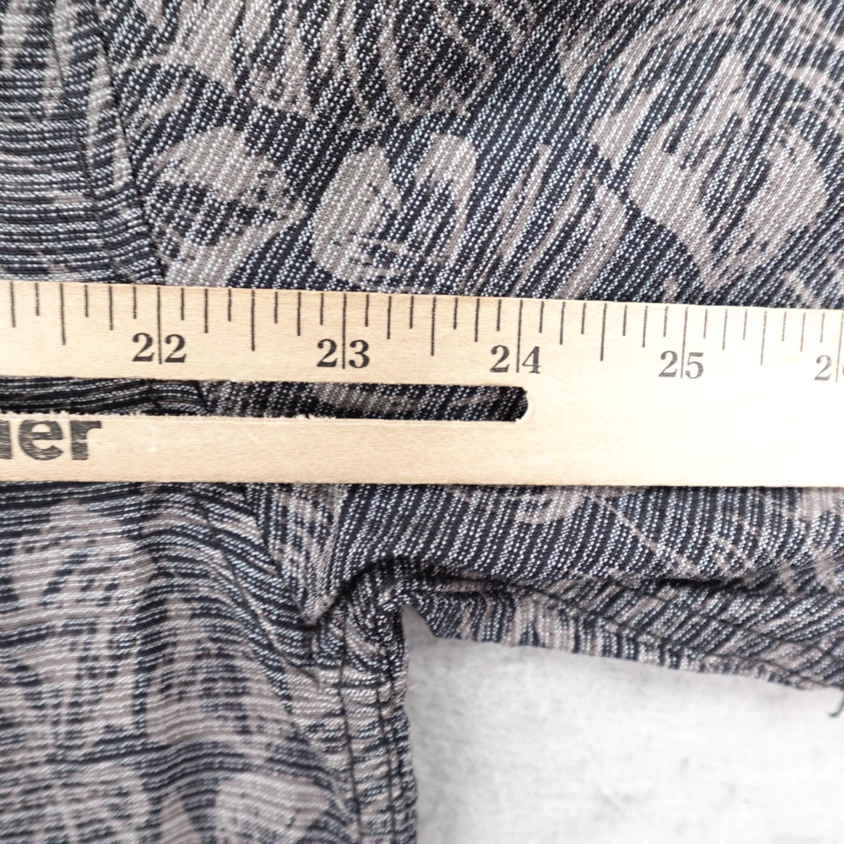 Tommy Bahama VINTAGE Tommy Bahama Shirt Mens L Gray Hawaiian Aloha Floral Leaves Button-Up Camp Short Sleeve Pocketed Size US L / EU 52-54 / 3 - 5 Thumbnail
