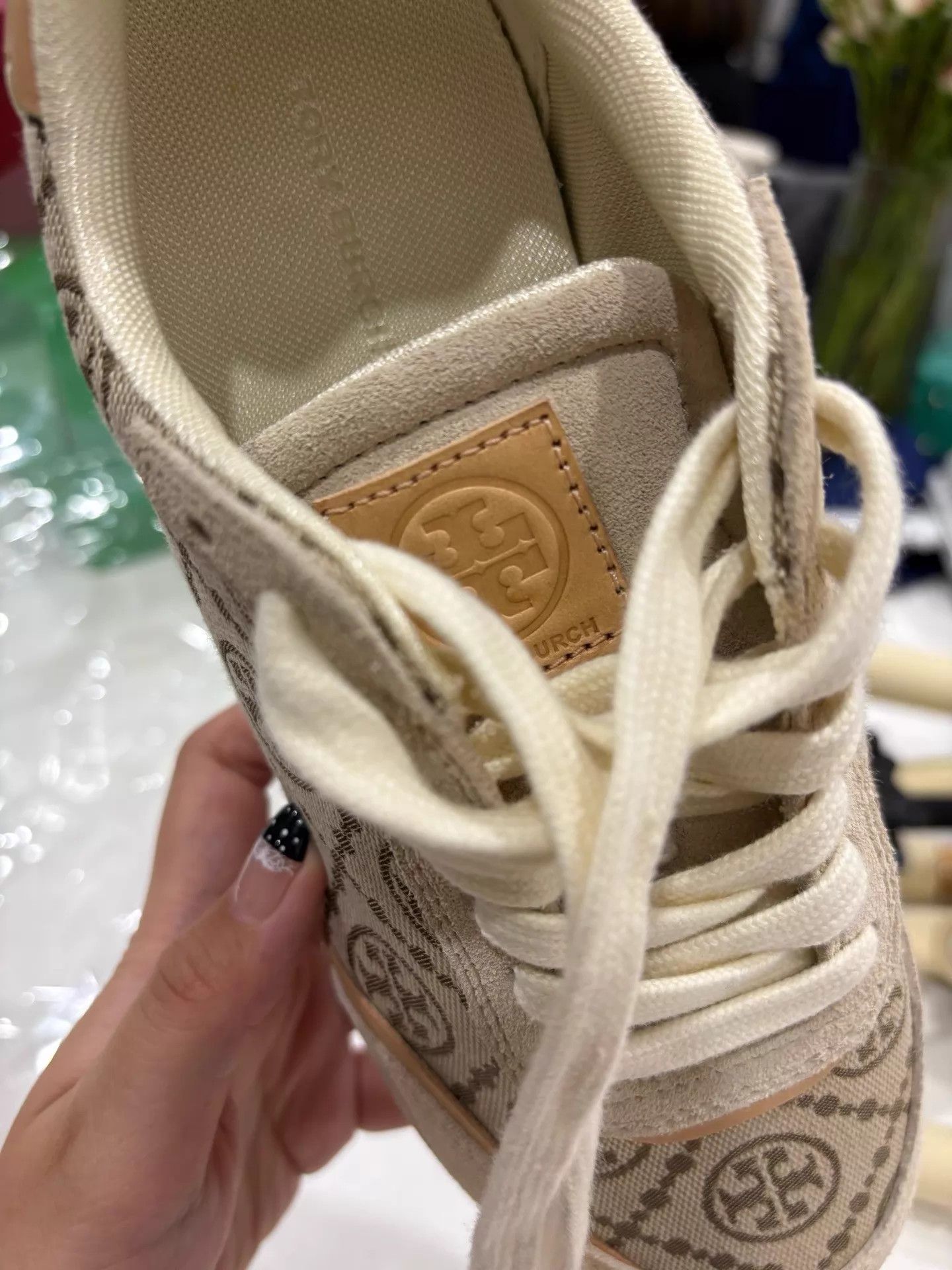 Tory Burch Tory Burch Beige Suede TB Logo Sneaker New 36 (36.5-37) Size US 5.5 / IT 35.5 - 5 Thumbnail